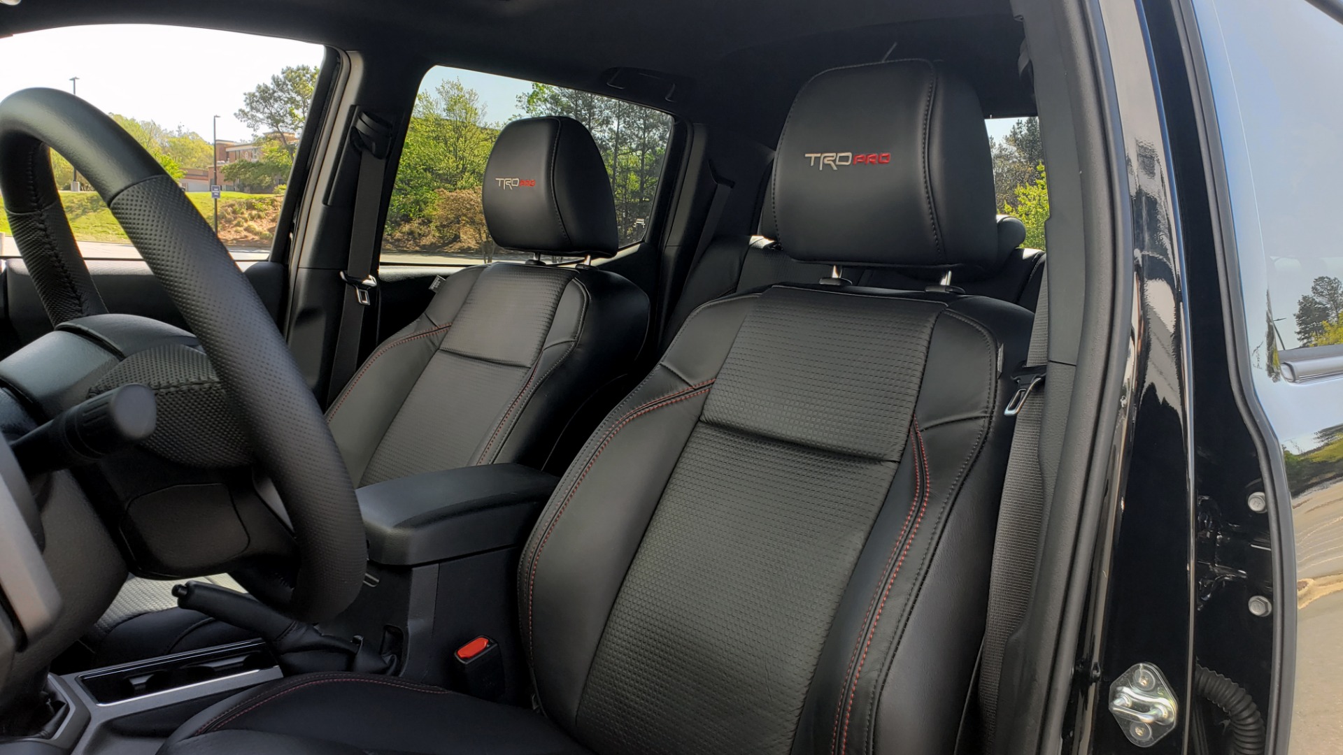 Used 2020 Toyota TACOMA 4WD TRD PRO / DOUBLECAB / 6-SPD MAN / NAV / SUNROOF / REARVIEW for sale Sold at Formula Imports in Charlotte NC 28227 36