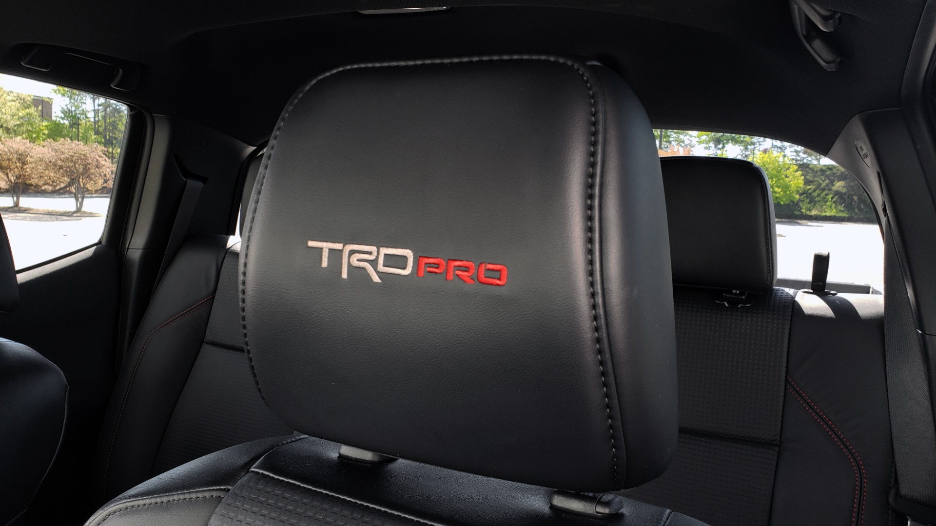 Used 2020 Toyota TACOMA 4WD TRD PRO / DOUBLECAB / 6-SPD MAN / NAV / SUNROOF / REARVIEW for sale Sold at Formula Imports in Charlotte NC 28227 37