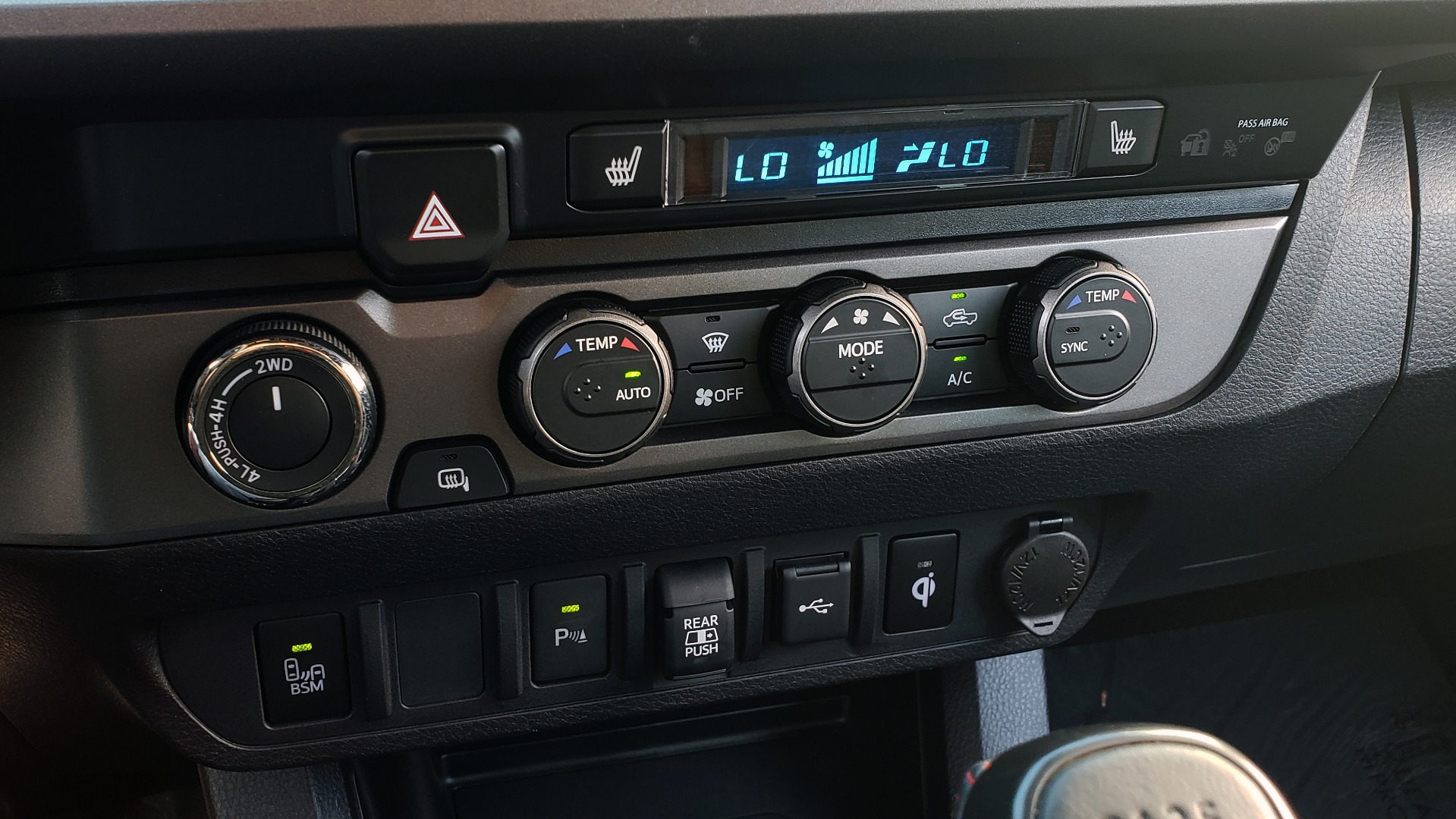 Used 2020 Toyota TACOMA 4WD TRD PRO / DOUBLECAB / 6-SPD MAN / NAV / SUNROOF / REARVIEW for sale Sold at Formula Imports in Charlotte NC 28227 47