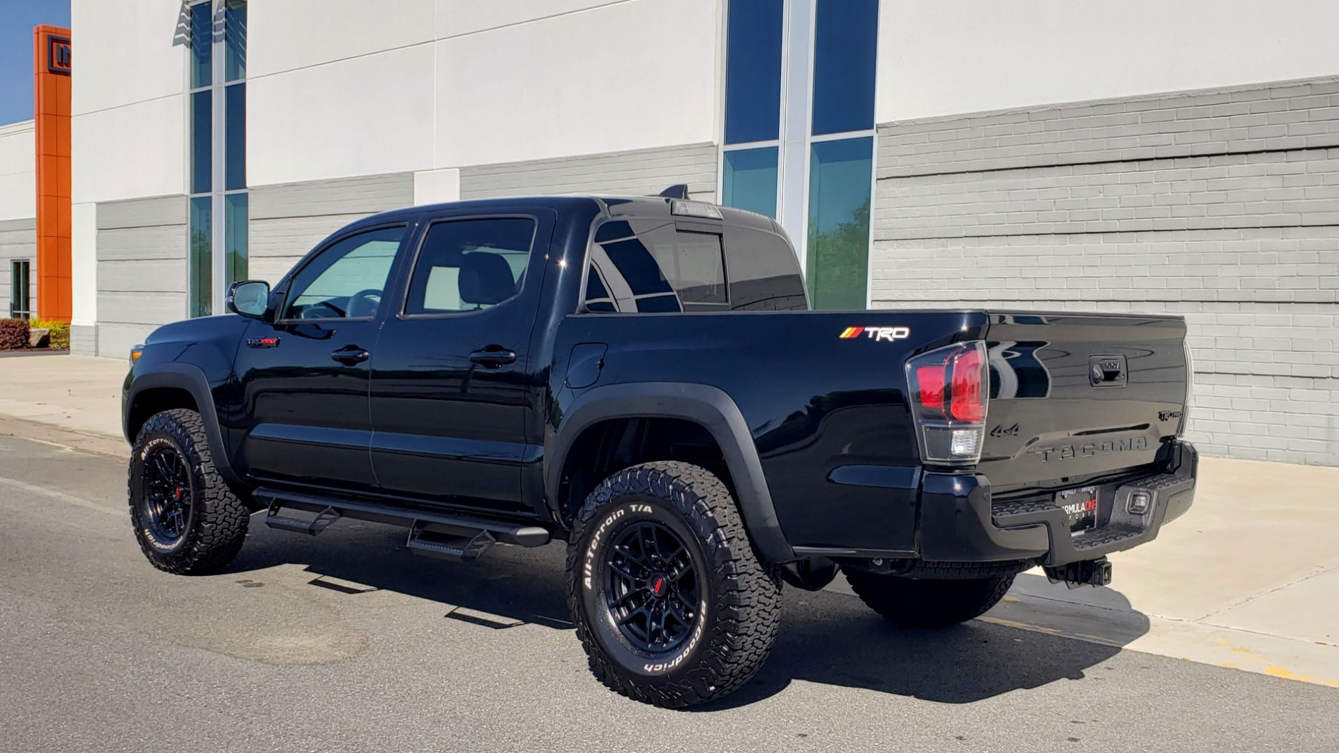 Used 2020 Toyota TACOMA 4WD TRD PRO / DOUBLECAB / 6-SPD MAN / NAV / SUNROOF / REARVIEW for sale Sold at Formula Imports in Charlotte NC 28227 5