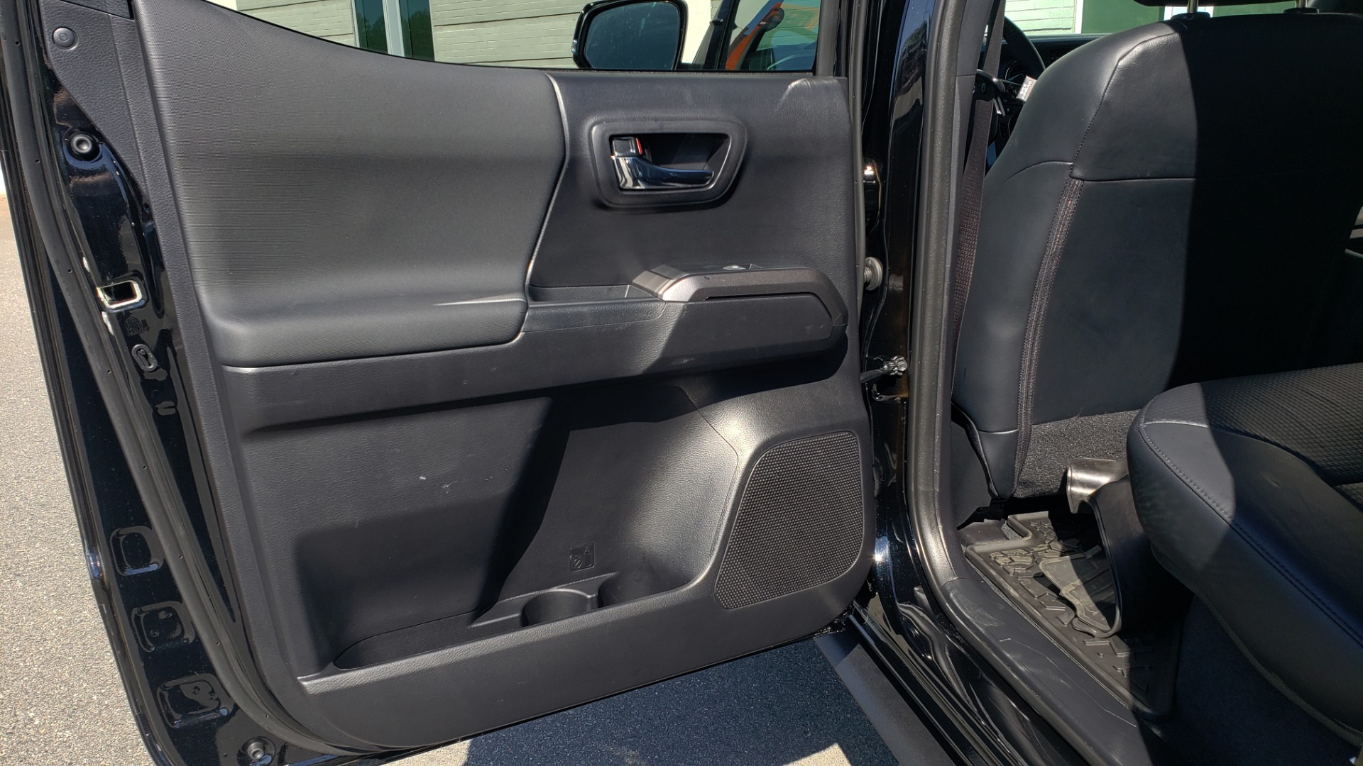 Used 2020 Toyota TACOMA 4WD TRD PRO / DOUBLECAB / 6-SPD MAN / NAV / SUNROOF / REARVIEW for sale Sold at Formula Imports in Charlotte NC 28227 57