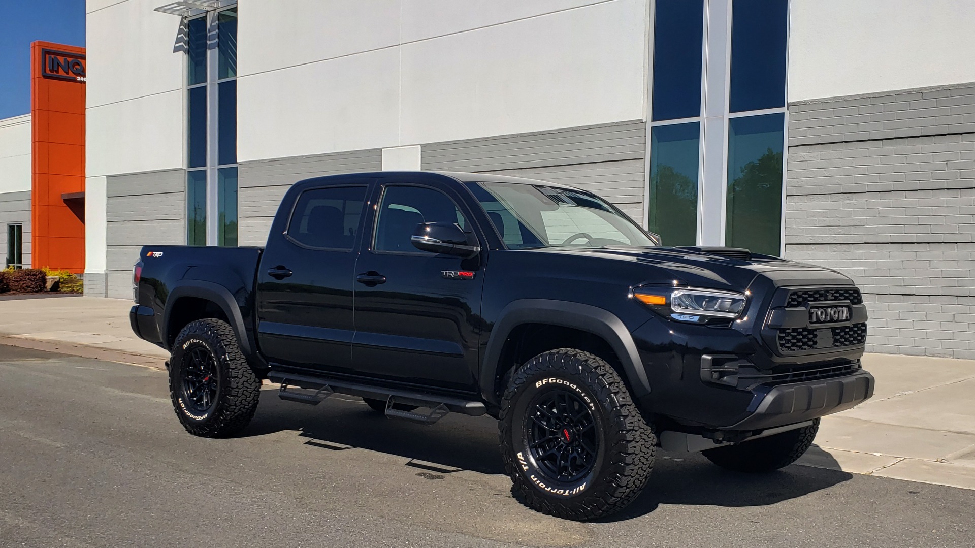 Used 2020 Toyota TACOMA 4WD TRD PRO / DOUBLECAB / 6-SPD MAN / NAV / SUNROOF / REARVIEW for sale Sold at Formula Imports in Charlotte NC 28227 6