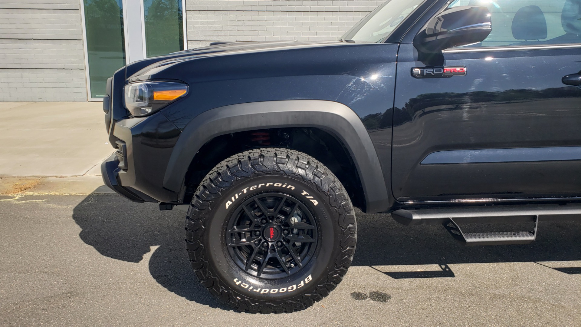 Used 2020 Toyota TACOMA 4WD TRD PRO / DOUBLECAB / 6-SPD MAN / NAV / SUNROOF / REARVIEW for sale Sold at Formula Imports in Charlotte NC 28227 79