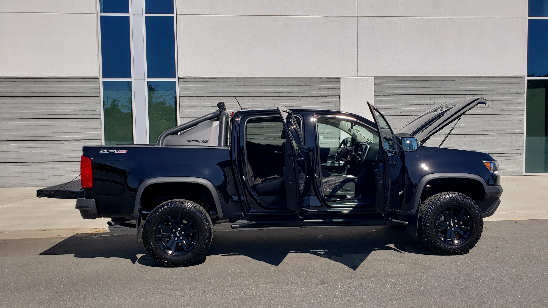 Used 2018 Chevrolet COLORADO 4WD ZR2 / CREWCAB / 128.3 WB / NAV / MIDNIGHT EDITION / BOSE for sale Sold at Formula Imports in Charlotte NC 28227 14