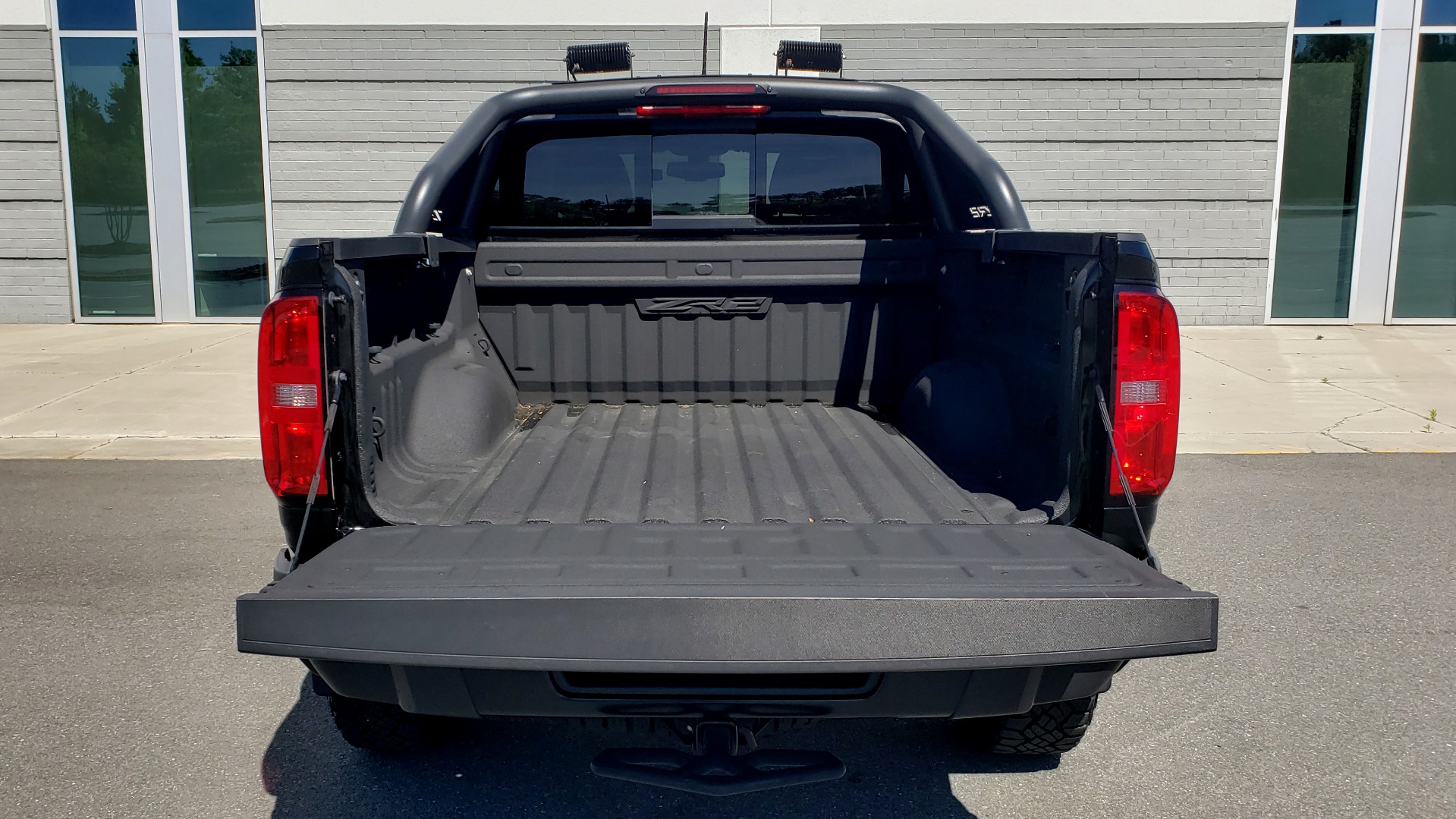 Used 2018 Chevrolet COLORADO 4WD ZR2 / CREWCAB / 128.3 WB / NAV / MIDNIGHT EDITION / BOSE for sale Sold at Formula Imports in Charlotte NC 28227 32
