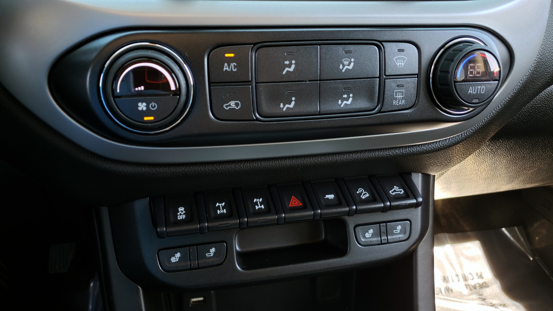 Used 2018 Chevrolet COLORADO 4WD ZR2 / CREWCAB / 128.3 WB / NAV / MIDNIGHT EDITION / BOSE for sale Sold at Formula Imports in Charlotte NC 28227 54