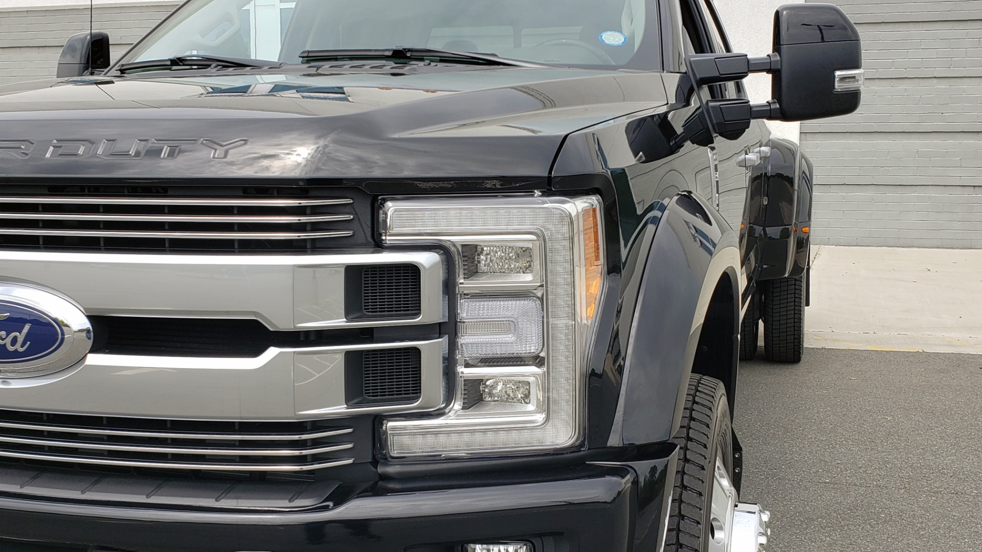 Used 2019 Ford SUPER DUTY F-450 DRW LIMITED / 4X4 / CREWCAB 176IN WB / LOADED / LOW MILES for sale Sold at Formula Imports in Charlotte NC 28227 27