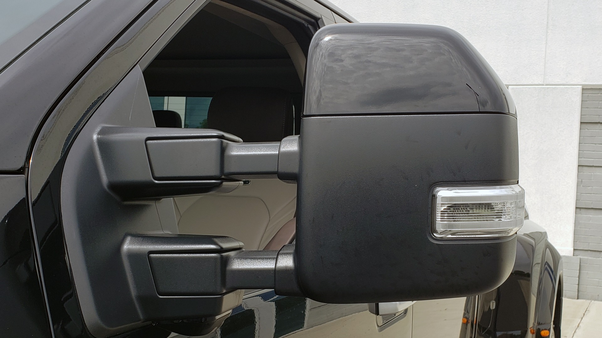 Used 2019 Ford SUPER DUTY F-450 DRW LIMITED / 4X4 / CREWCAB 176IN WB / LOADED / LOW MILES for sale Sold at Formula Imports in Charlotte NC 28227 30