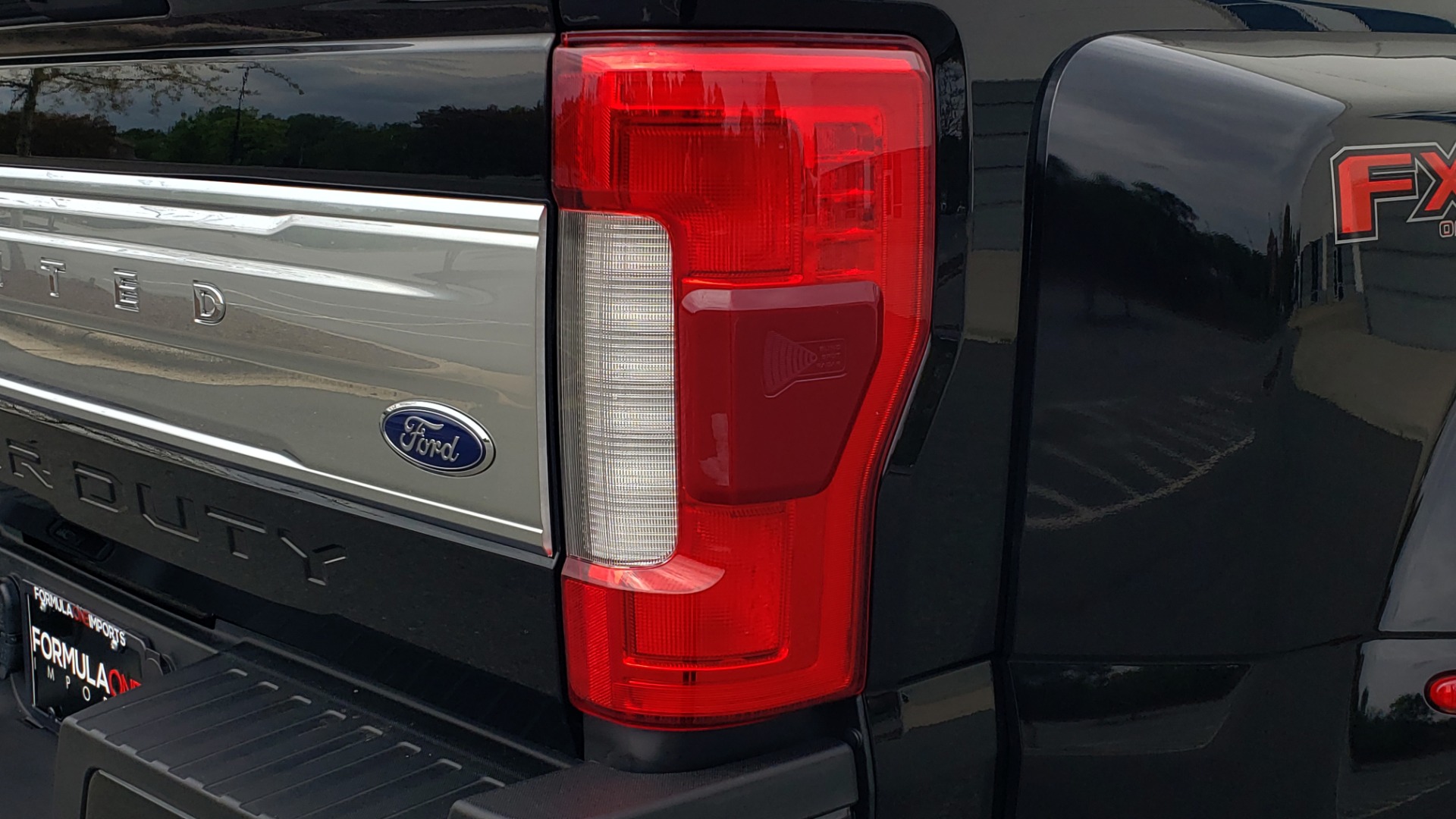 Used 2019 Ford SUPER DUTY F-450 DRW LIMITED / 4X4 / CREWCAB 176IN WB / LOADED / LOW MILES for sale Sold at Formula Imports in Charlotte NC 28227 36