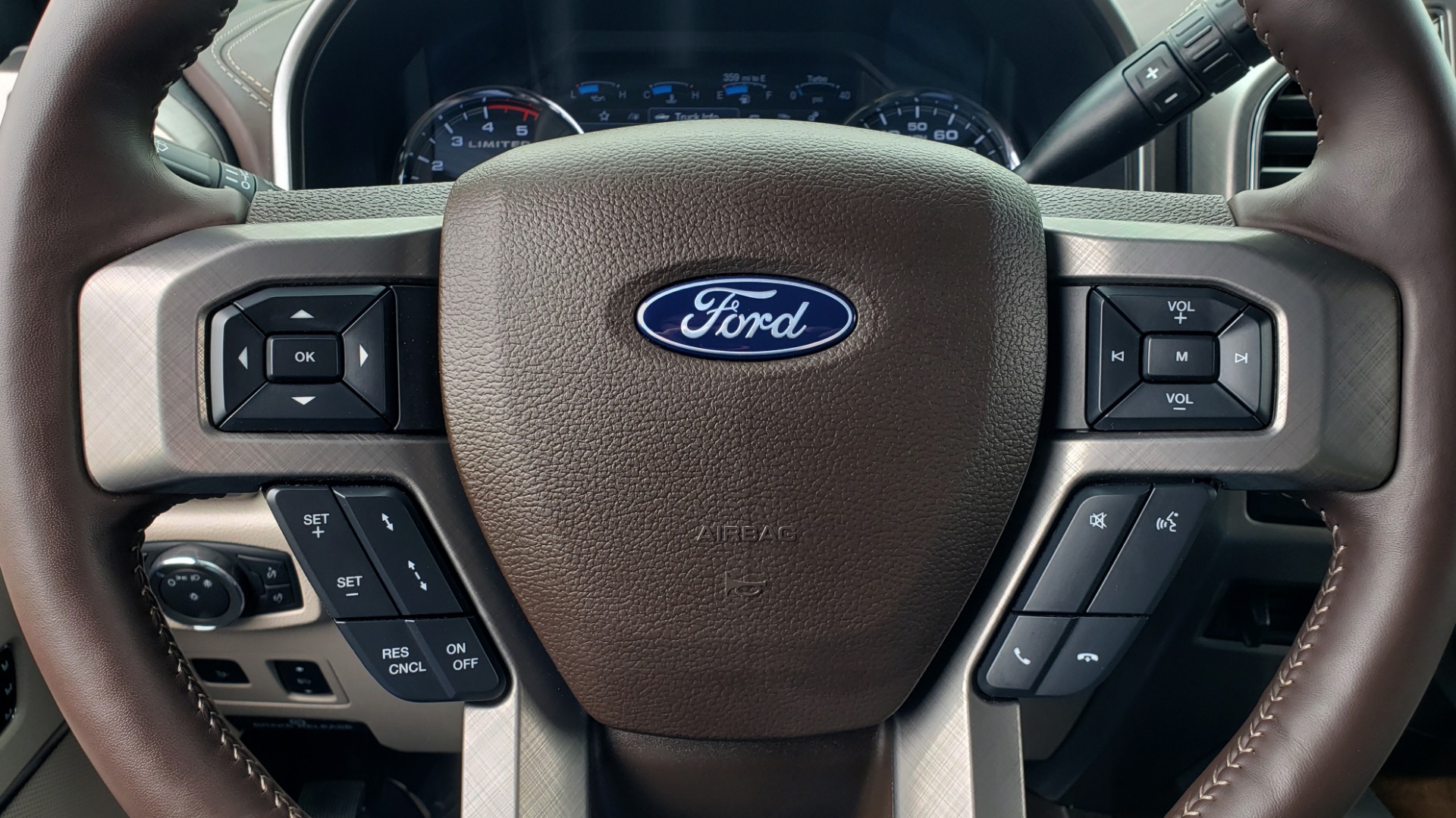 Used 2019 Ford SUPER DUTY F-450 DRW LIMITED / 4X4 / CREWCAB 176IN WB / LOADED / LOW MILES for sale Sold at Formula Imports in Charlotte NC 28227 47