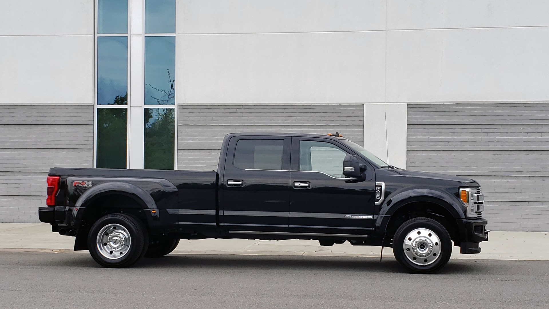 Used 2019 Ford SUPER DUTY F-450 DRW LIMITED / 4X4 / CREWCAB 176IN WB / LOADED / LOW MILES for sale Sold at Formula Imports in Charlotte NC 28227 6