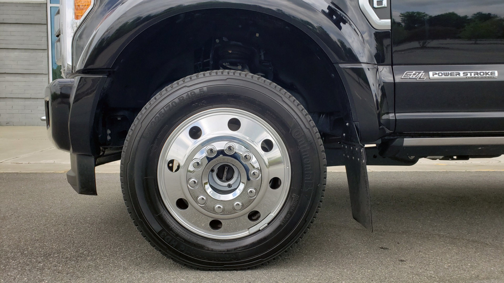 Used 2019 Ford SUPER DUTY F-450 DRW LIMITED / 4X4 / CREWCAB 176IN WB / LOADED / LOW MILES for sale Sold at Formula Imports in Charlotte NC 28227 91