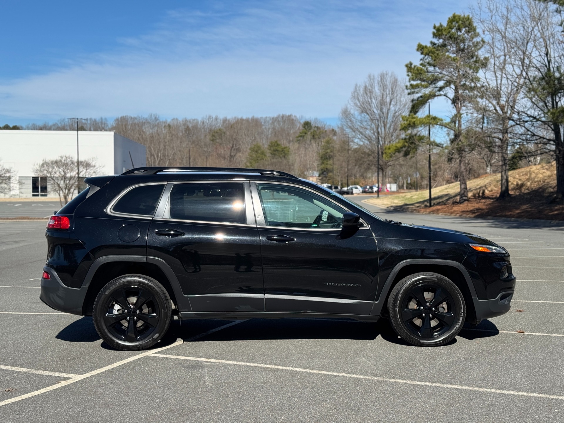 Used 2018 Jeep Cherokee Limited LIMITED / HIGH ALTITUDE PKG / 18IN WHEELS for sale Sold at Formula Imports in Charlotte NC 28227 14