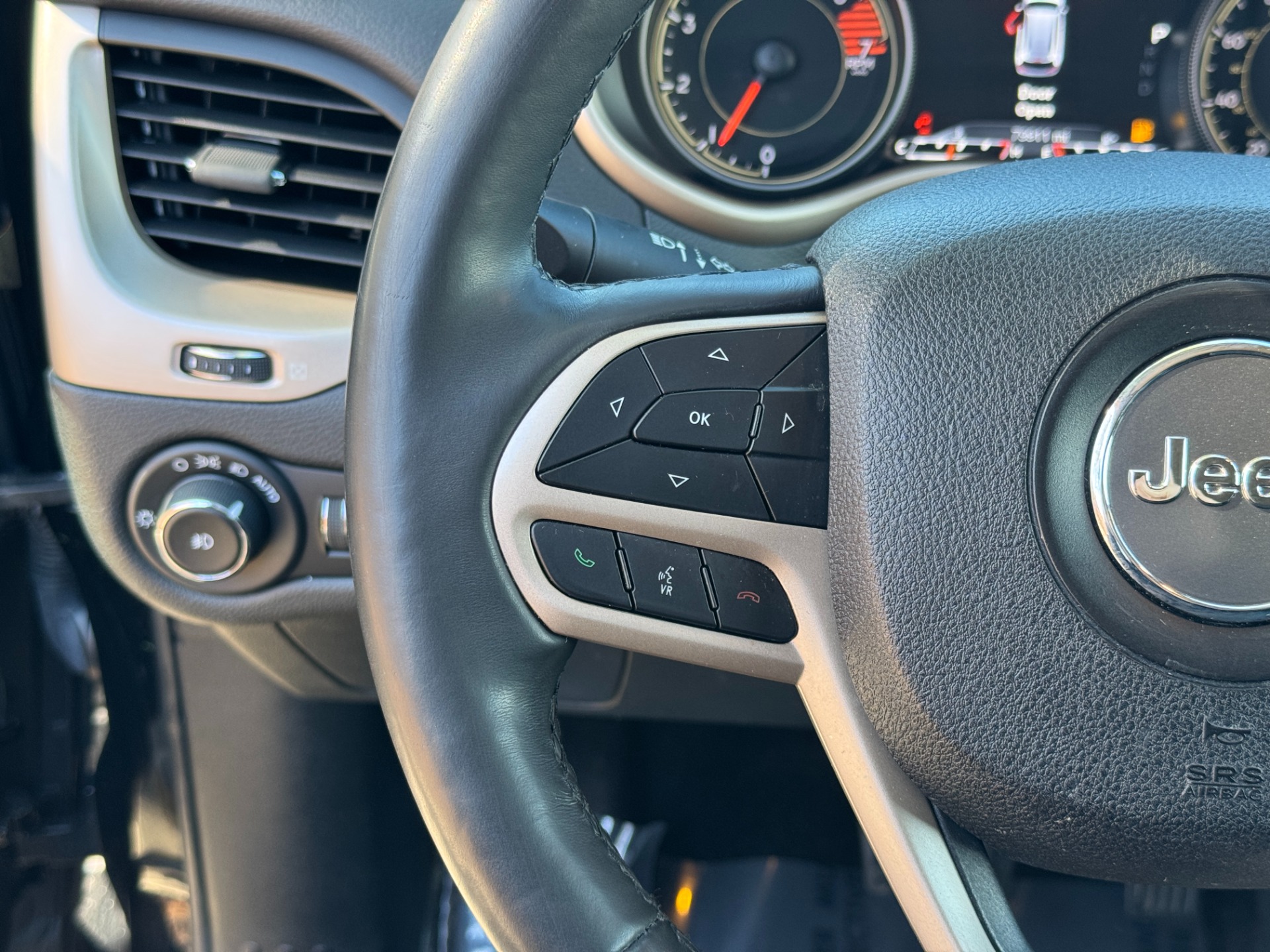Used 2018 Jeep CHEROKEE LIMITED HIGH ALTITUDE FWD / PARK ASST / BLIND SPOT / REARVIEW for sale Sold at Formula Imports in Charlotte NC 28227 26