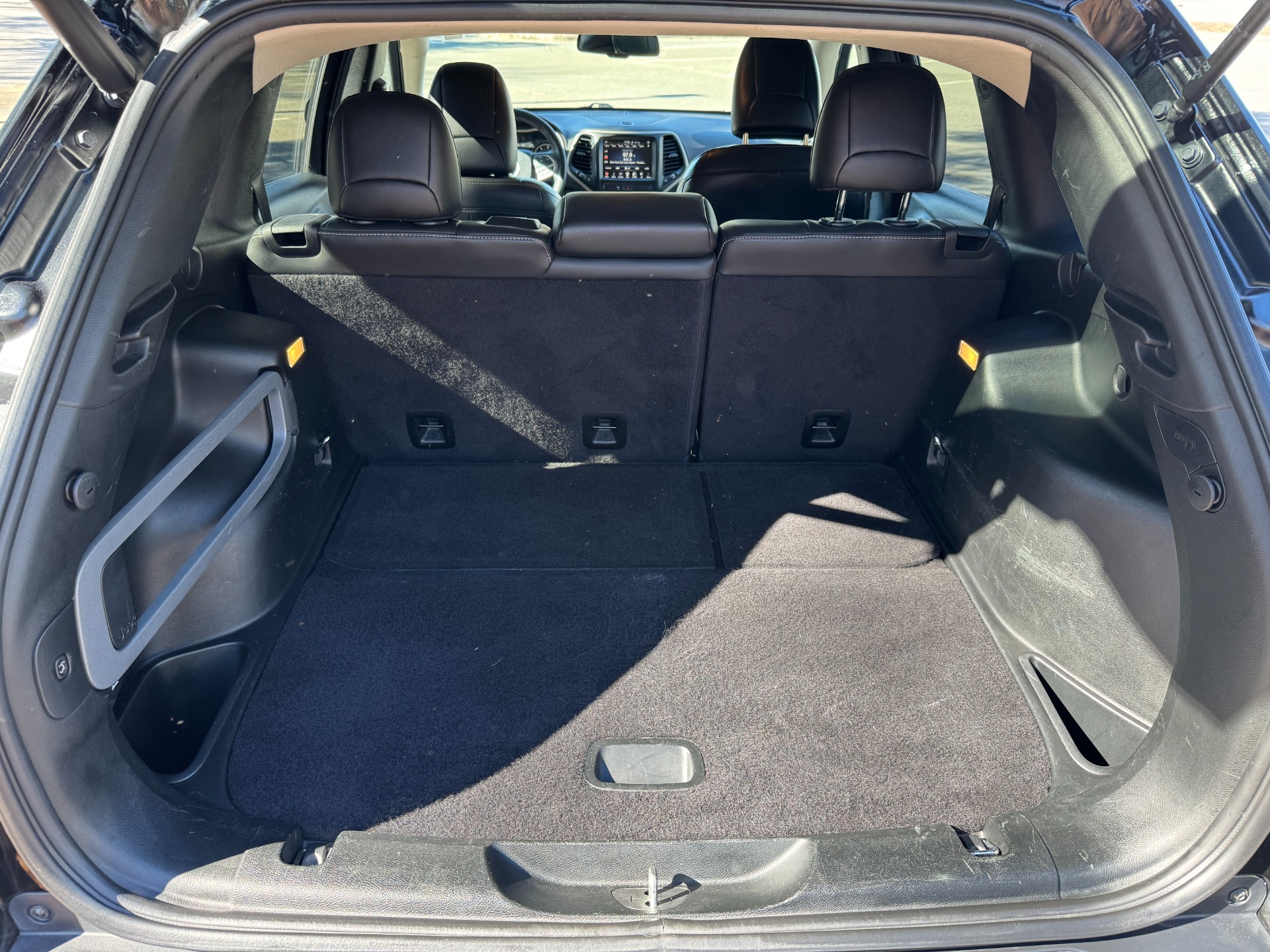 Used 2018 Jeep Cherokee Limited LIMITED / HIGH ALTITUDE PKG / 18IN WHEELS for sale Sold at Formula Imports in Charlotte NC 28227 56