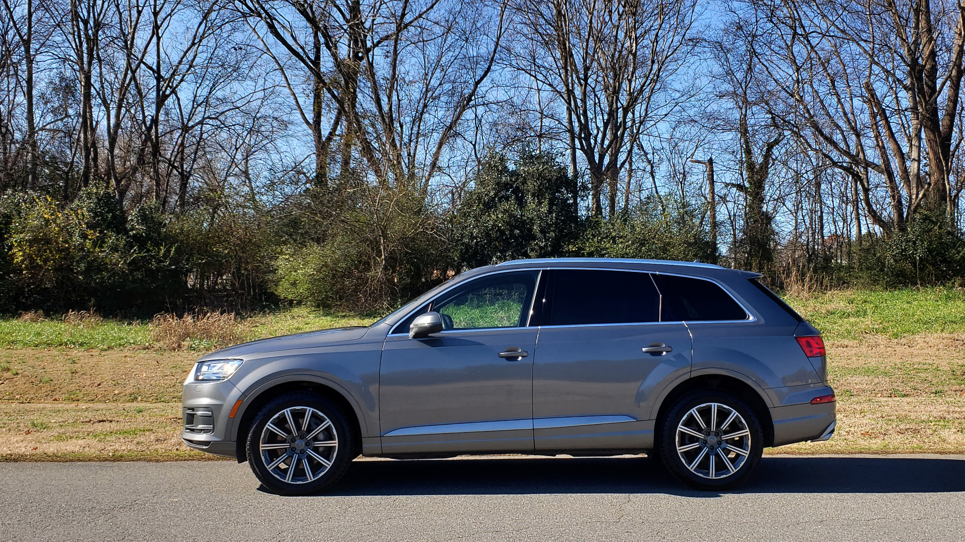 Used 2017 Audi Q7 PREMIUM PLUS / 2.0T TIPTRONIC / NAV / PANO-ROOF / 3-ROW / REARVIEW for sale Sold at Formula Imports in Charlotte NC 28227 2