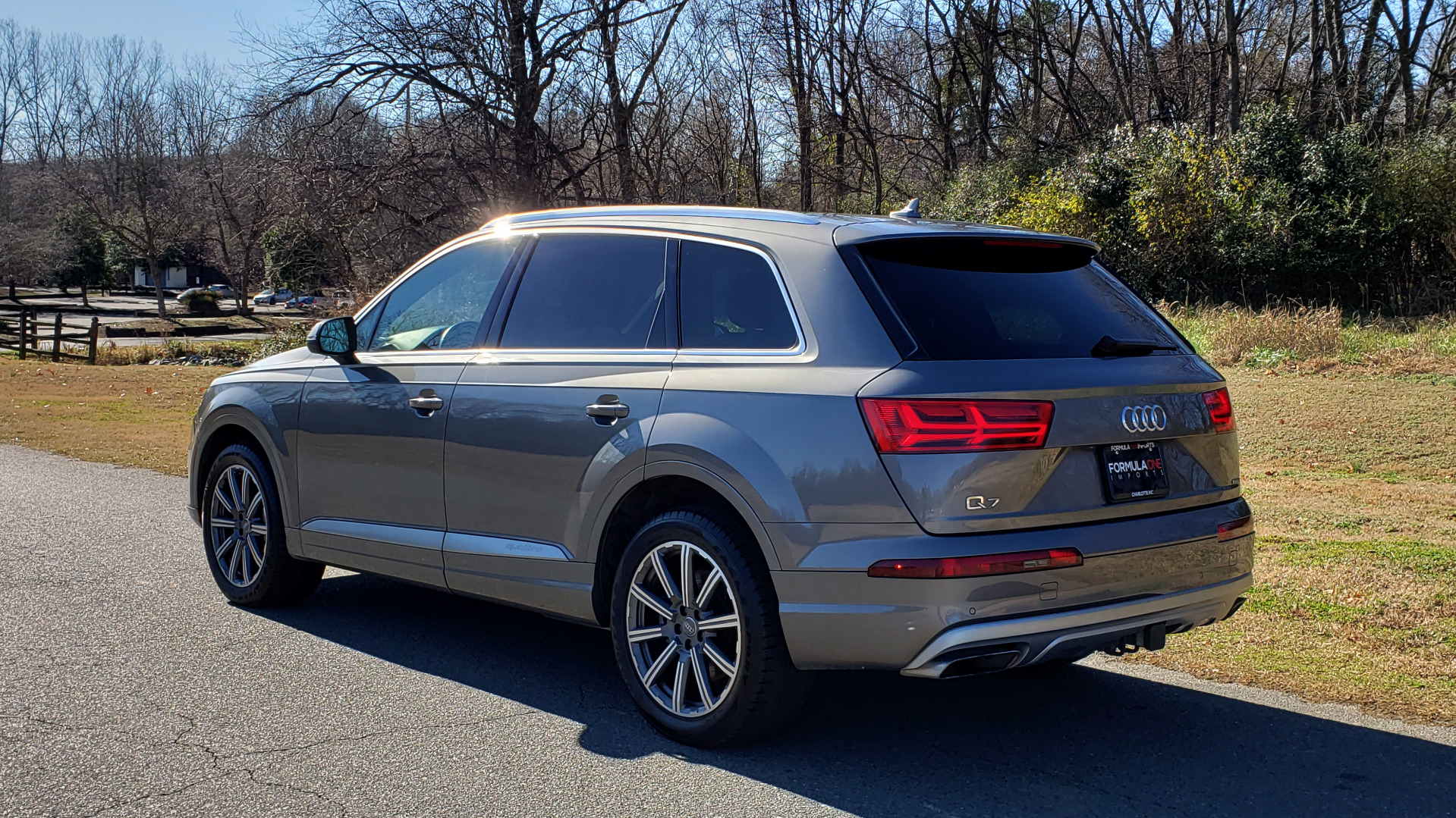 Used 2017 Audi Q7 PREMIUM PLUS / 2.0T TIPTRONIC / NAV / PANO-ROOF / 3-ROW / REARVIEW for sale Sold at Formula Imports in Charlotte NC 28227 3