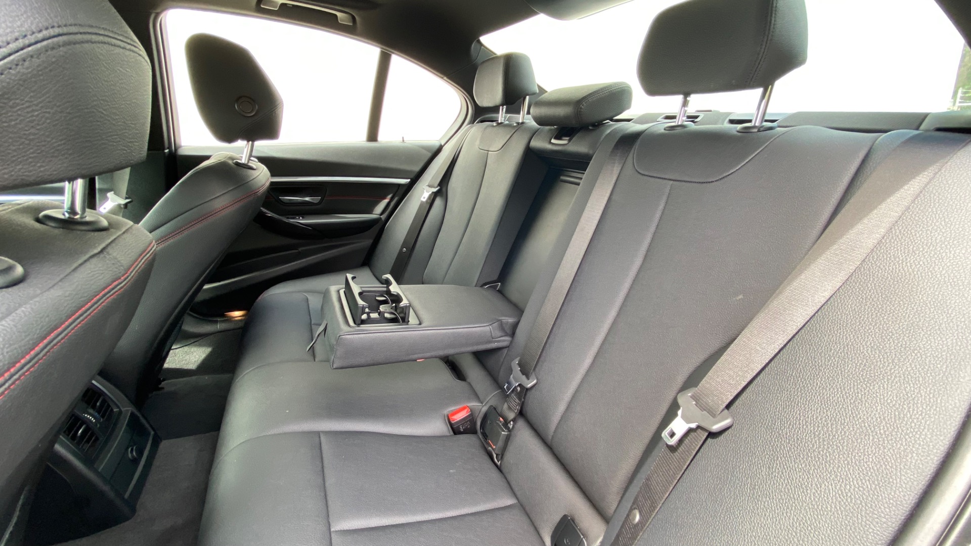 Used 2018 BMW 3 Series 330i xDrive for sale $23,995 at Formula Imports in Charlotte NC 28227 31