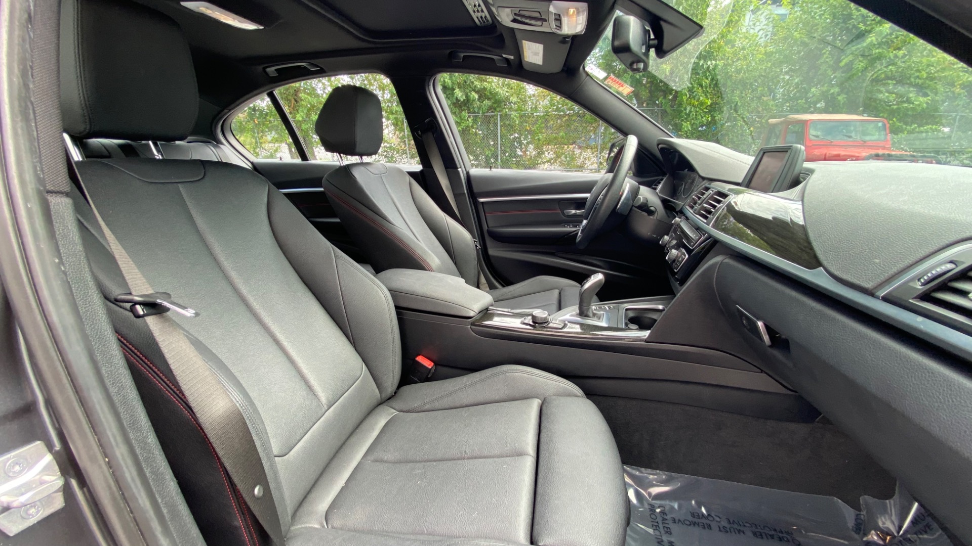 Used 2018 BMW 3 Series 330i xDrive for sale $23,995 at Formula Imports in Charlotte NC 28227 36
