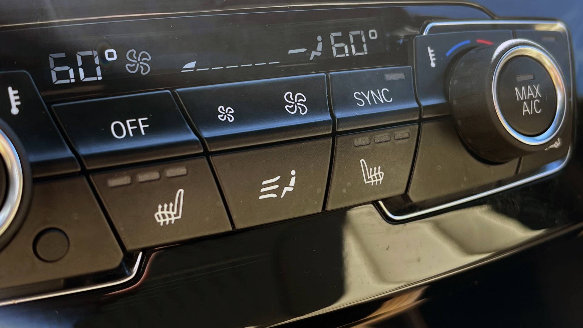 Used 2018 BMW X1 XDRIVE28I / CONV PKG / HTD SEATS / PANO-ROOF / REARVIEW for sale Sold at Formula Imports in Charlotte NC 28227 48