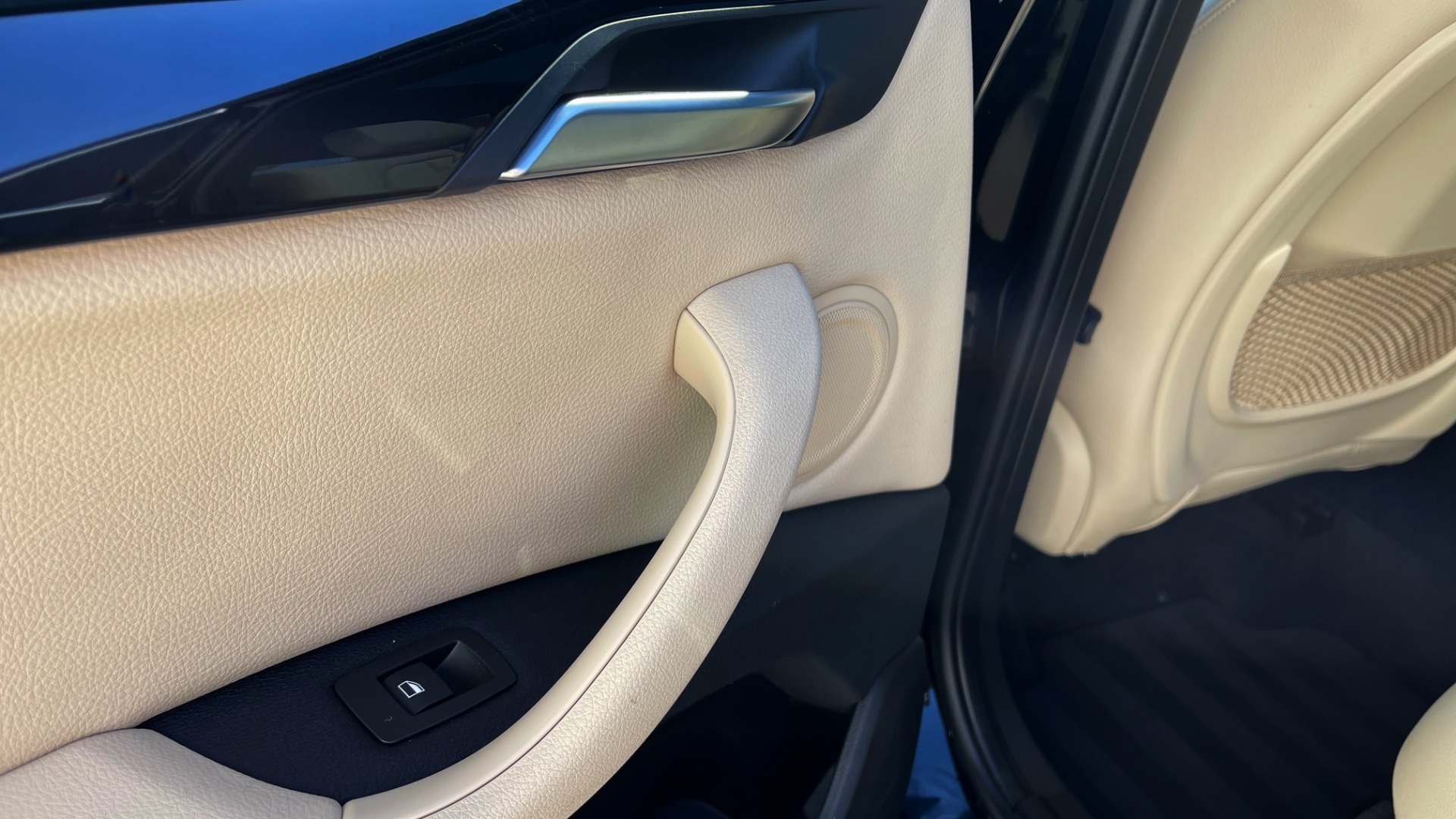 Used 2018 BMW X1 XDRIVE28I / CONV PKG / HTD SEATS / PANO-ROOF / REARVIEW for sale Sold at Formula Imports in Charlotte NC 28227 57