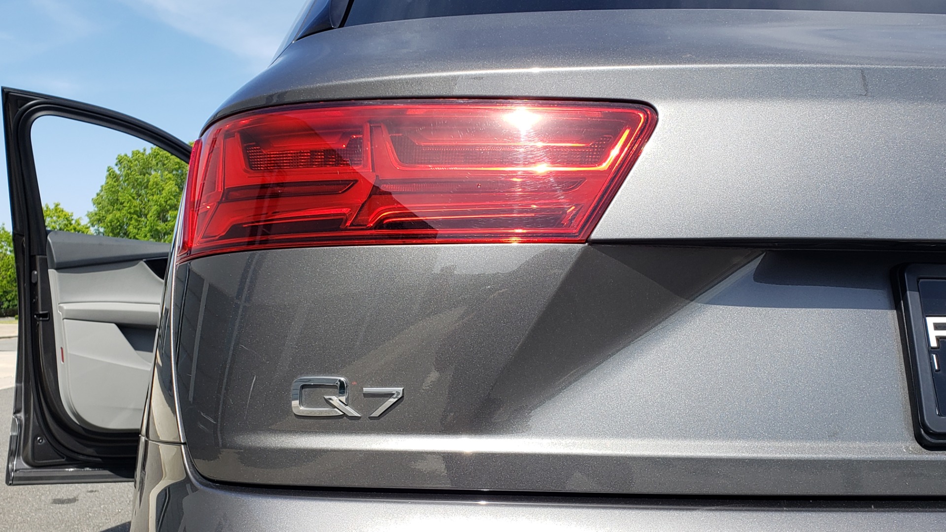 Used 2018 Audi Q7 PRESTIGE TIPTRONIC / NAV / SUNROOF / ADAPTIVE PKG / DRVR ASST / CLD WTHR / for sale Sold at Formula Imports in Charlotte NC 28227 27