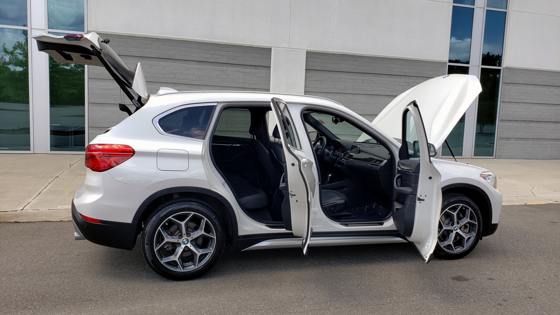 Used 2018 BMW X1 XDRIVE28I / NAV / CONV PKG / HTD SEATS / APPLE / PANO-ROOF / REARVIEW for sale Sold at Formula Imports in Charlotte NC 28227 12