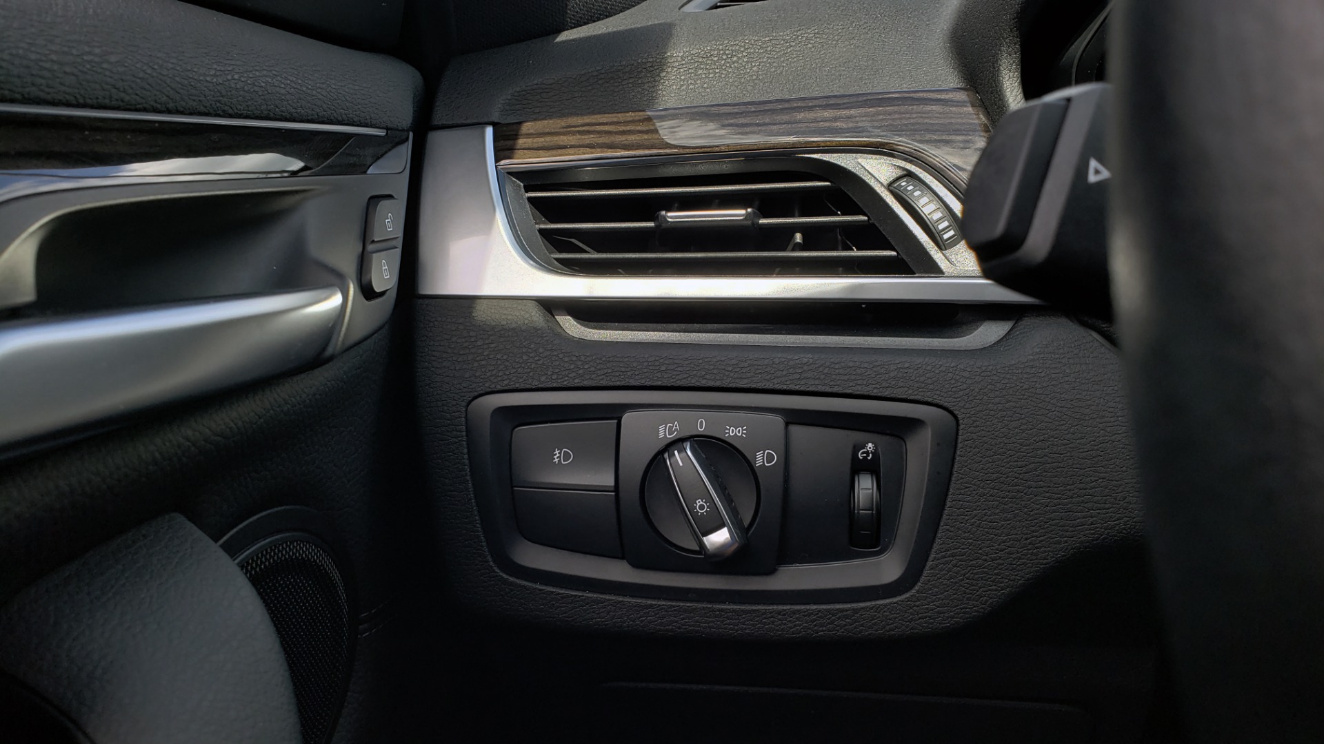 Used 2018 BMW X1 XDRIVE28I / NAV / CONV PKG / HTD SEATS / APPLE / PANO-ROOF / REARVIEW for sale Sold at Formula Imports in Charlotte NC 28227 38