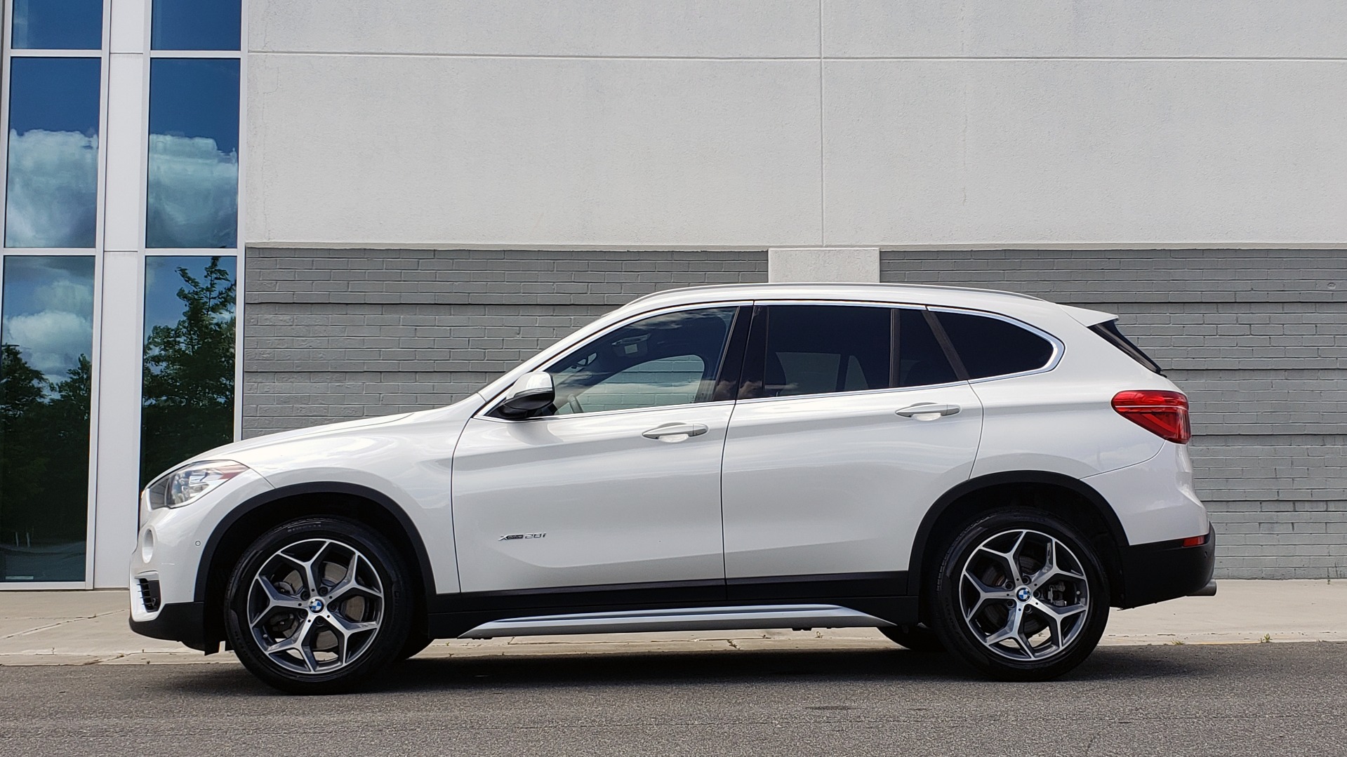 Used 2018 BMW X1 XDRIVE28I / NAV / CONV PKG / HTD SEATS / APPLE / PANO-ROOF / REARVIEW for sale Sold at Formula Imports in Charlotte NC 28227 5