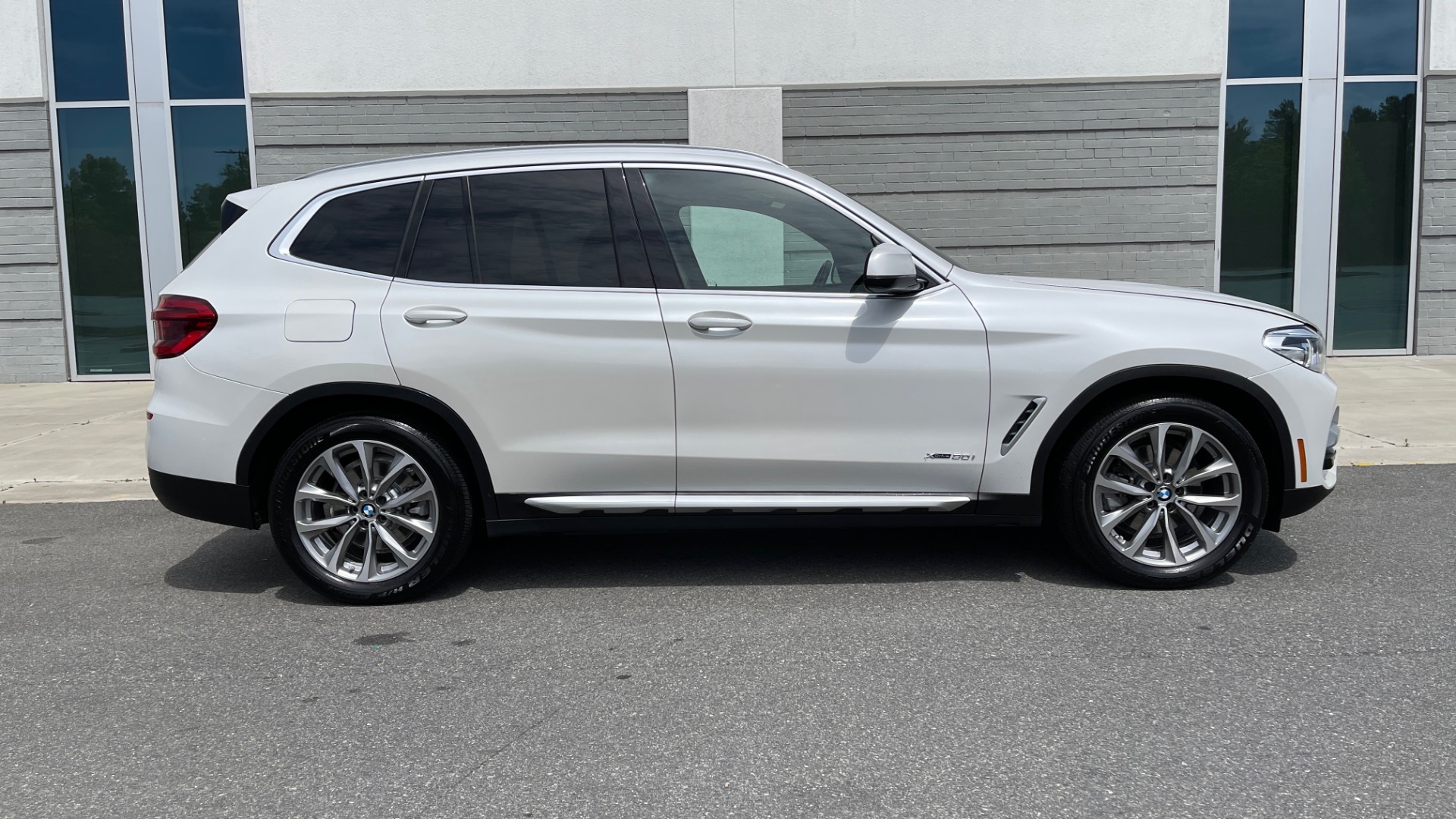 Used 2018 BMW X3 XDRIVE30I PREMIUM / NAV / DRVR ASST / CONV PKG / SUNROOF / REARVIEW for sale Sold at Formula Imports in Charlotte NC 28227 3