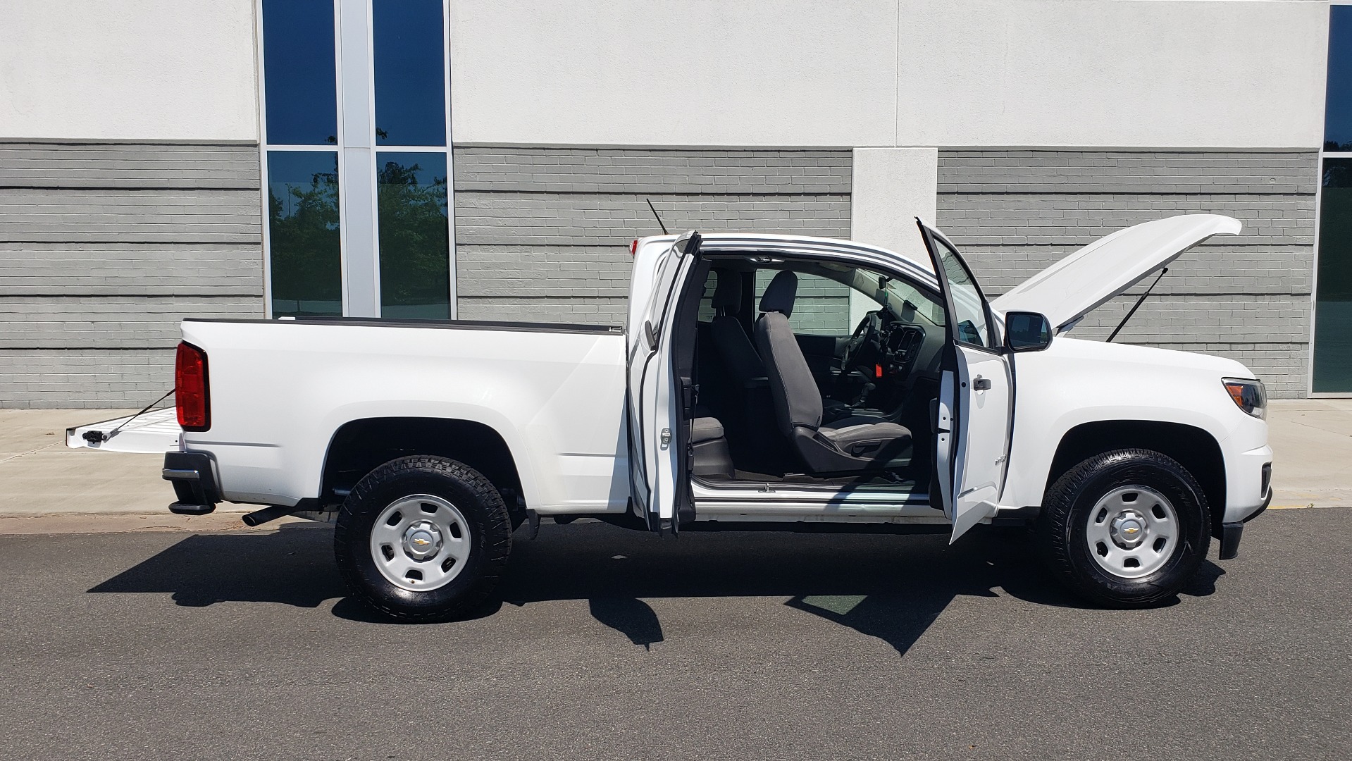 Used 2016 Chevrolet COLORADO 2WD WT / EXT CAB / 128.3 WB / 4-CYL / 6-SPD AUTO / REARVIEW for sale Sold at Formula Imports in Charlotte NC 28227 12