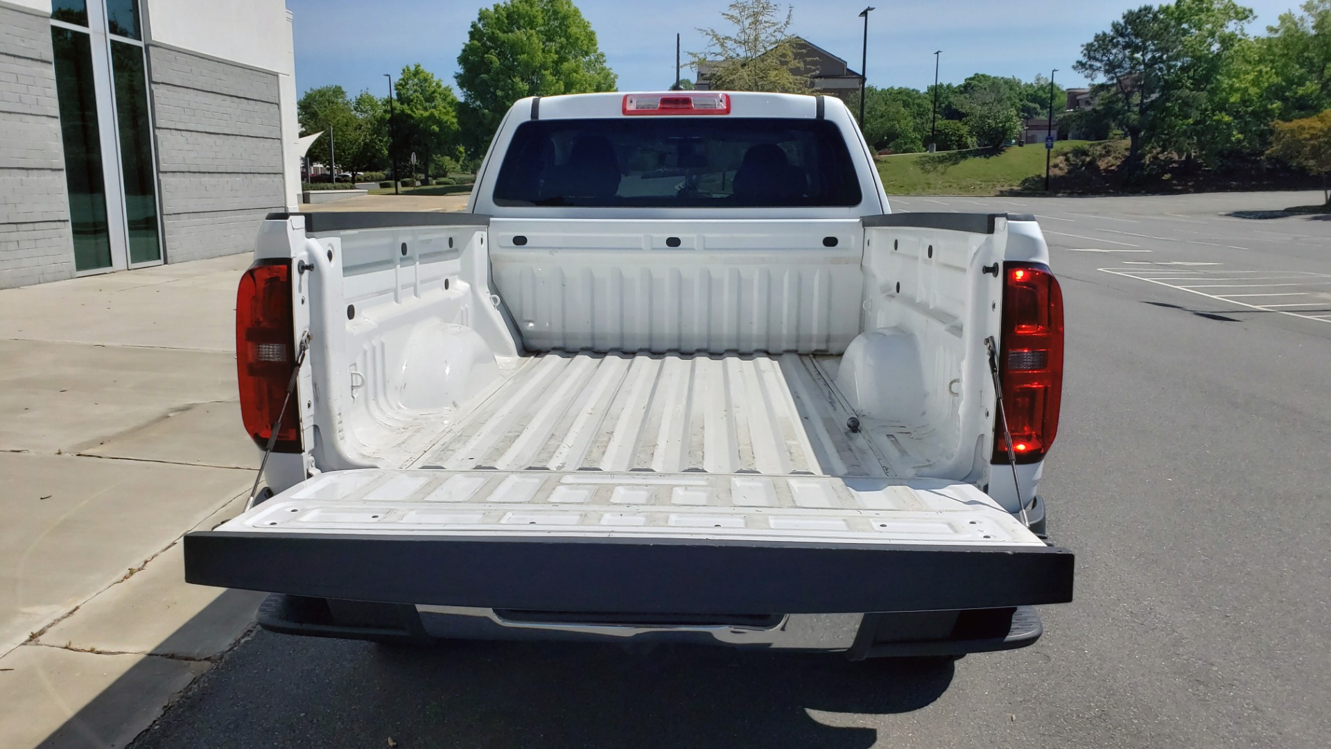 Used 2016 Chevrolet COLORADO 2WD WT / EXT CAB / 128.3 WB / 4-CYL / 6-SPD AUTO / REARVIEW for sale Sold at Formula Imports in Charlotte NC 28227 23
