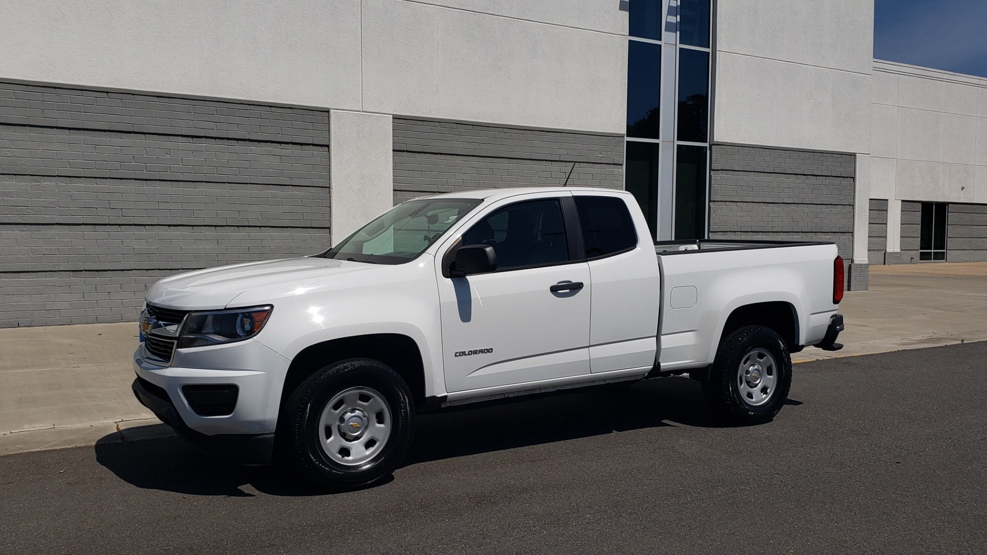 Used 2016 Chevrolet COLORADO 2WD WT / EXT CAB / 128.3 WB / 4-CYL / 6-SPD AUTO / REARVIEW for sale Sold at Formula Imports in Charlotte NC 28227 3
