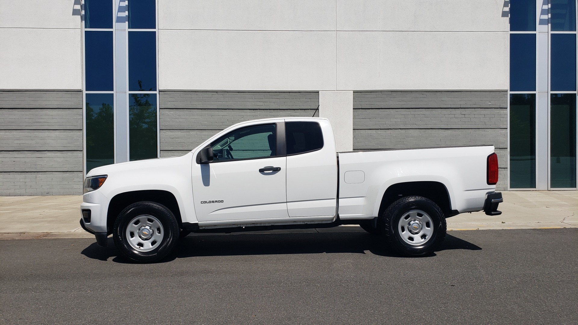 Used 2016 Chevrolet COLORADO 2WD WT / EXT CAB / 128.3 WB / 4-CYL / 6-SPD AUTO / REARVIEW for sale Sold at Formula Imports in Charlotte NC 28227 4