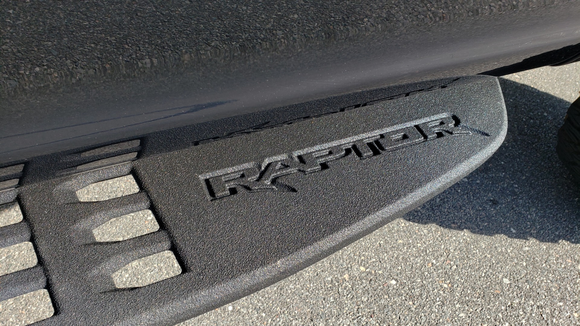Used 2020 Ford F-150 RAPTOR 4X4 SUPERCREW / NAV / B&O SOUND / SUNROOF / REARVIEW for sale Sold at Formula Imports in Charlotte NC 28227 14