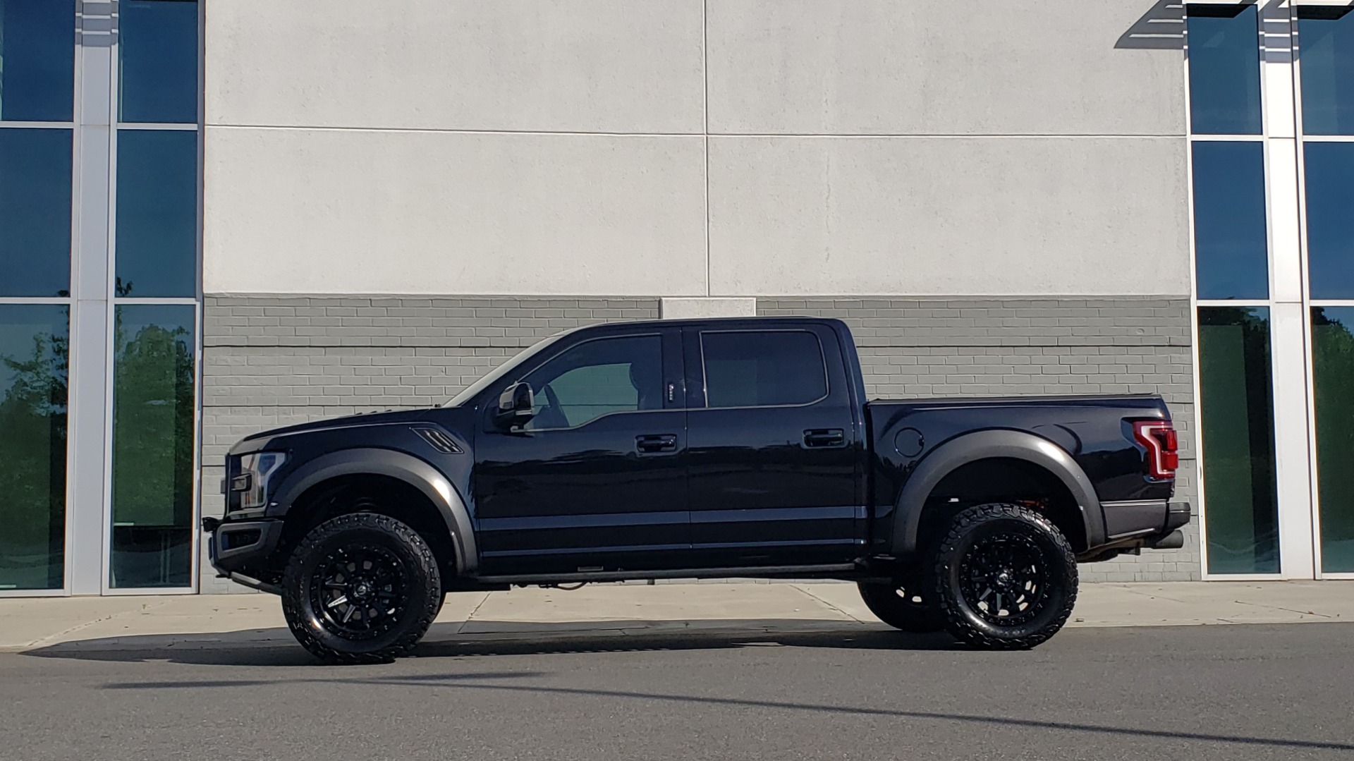 Used 2020 Ford F-150 RAPTOR 4X4 SUPERCREW / NAV / B&O SOUND / SUNROOF / REARVIEW for sale Sold at Formula Imports in Charlotte NC 28227 4
