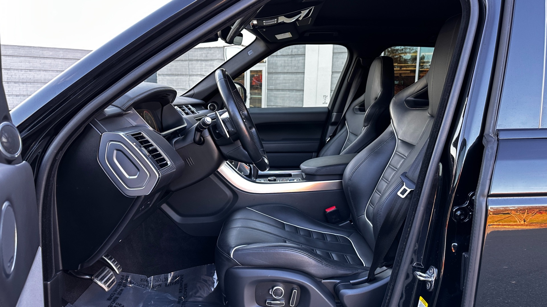 Used 2017 Land Rover Range Rover Sport SVR / DRIVE PRO PACKAGE / MERIDIAN SURROUND SOUND / SUPERCHARGED V8 / PANOR for sale Sold at Formula Imports in Charlotte NC 28227 11