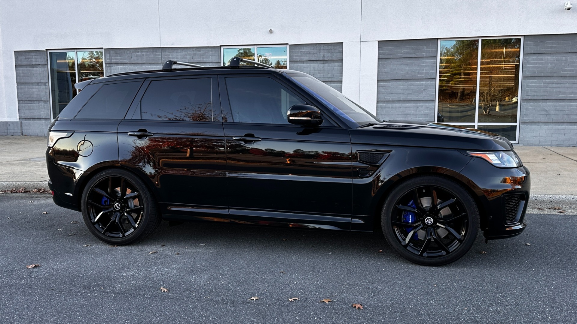 Used 2017 Land Rover Range Rover Sport SVR / DRIVE PRO PACKAGE / MERIDIAN SURROUND SOUND / SUPERCHARGED V8 / PANOR for sale Sold at Formula Imports in Charlotte NC 28227 2