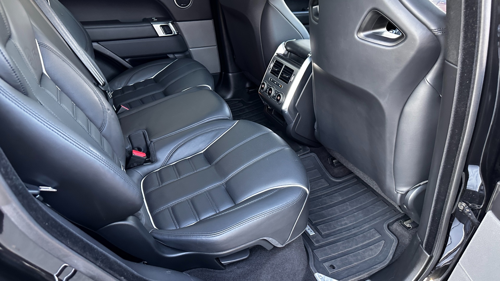 Used 2017 Land Rover Range Rover Sport SVR / DRIVE PRO PACKAGE / MERIDIAN SURROUND SOUND / SUPERCHARGED V8 / PANOR for sale Sold at Formula Imports in Charlotte NC 28227 28