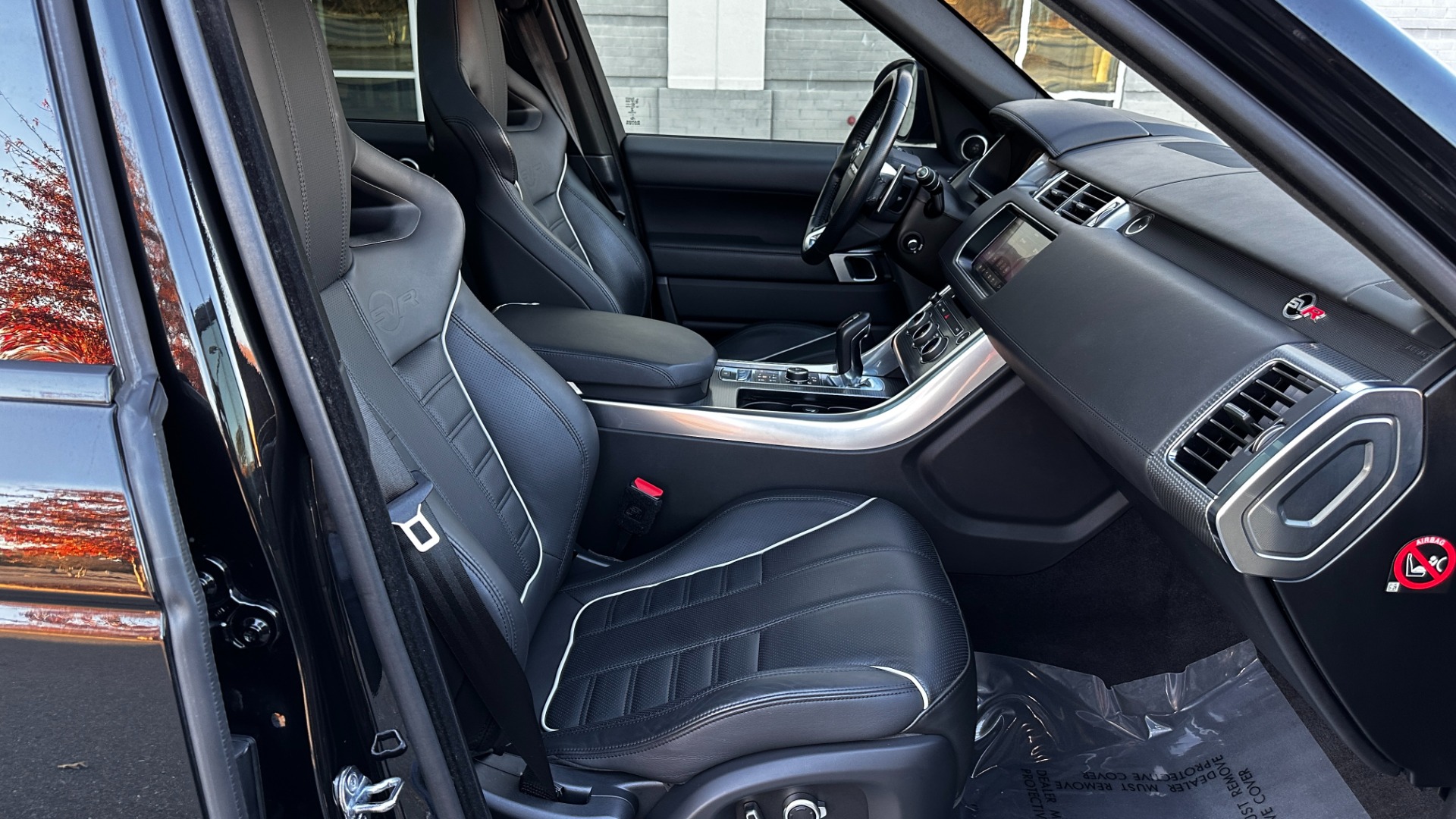 Used 2017 Land Rover Range Rover Sport SVR / DRIVE PRO PACKAGE / MERIDIAN SURROUND SOUND / SUPERCHARGED V8 / PANOR for sale Sold at Formula Imports in Charlotte NC 28227 32