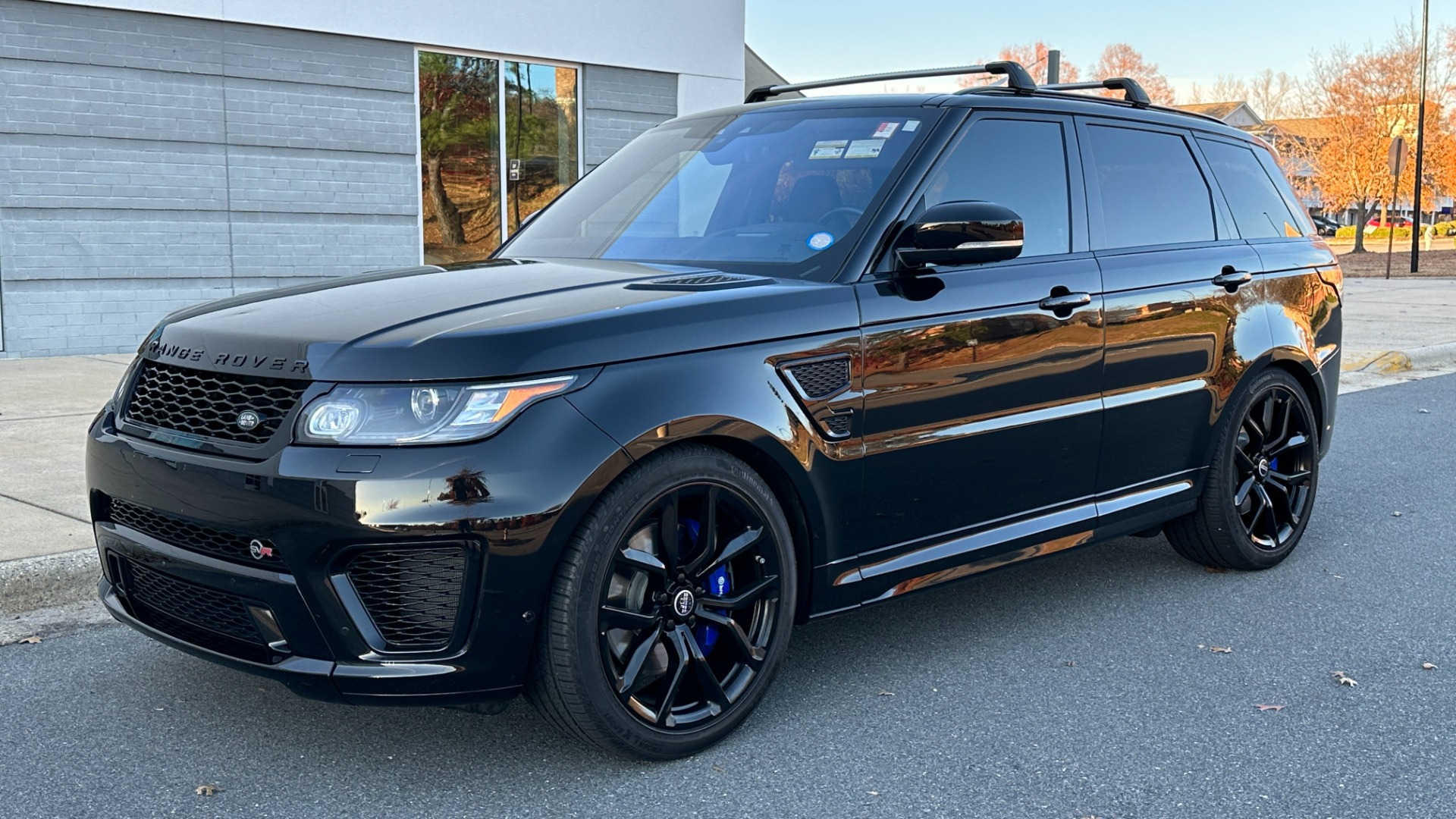 Used 2017 Land Rover Range Rover Sport SVR / DRIVE PRO PACKAGE / MERIDIAN SURROUND SOUND / SUPERCHARGED V8 / PANOR for sale Sold at Formula Imports in Charlotte NC 28227 5
