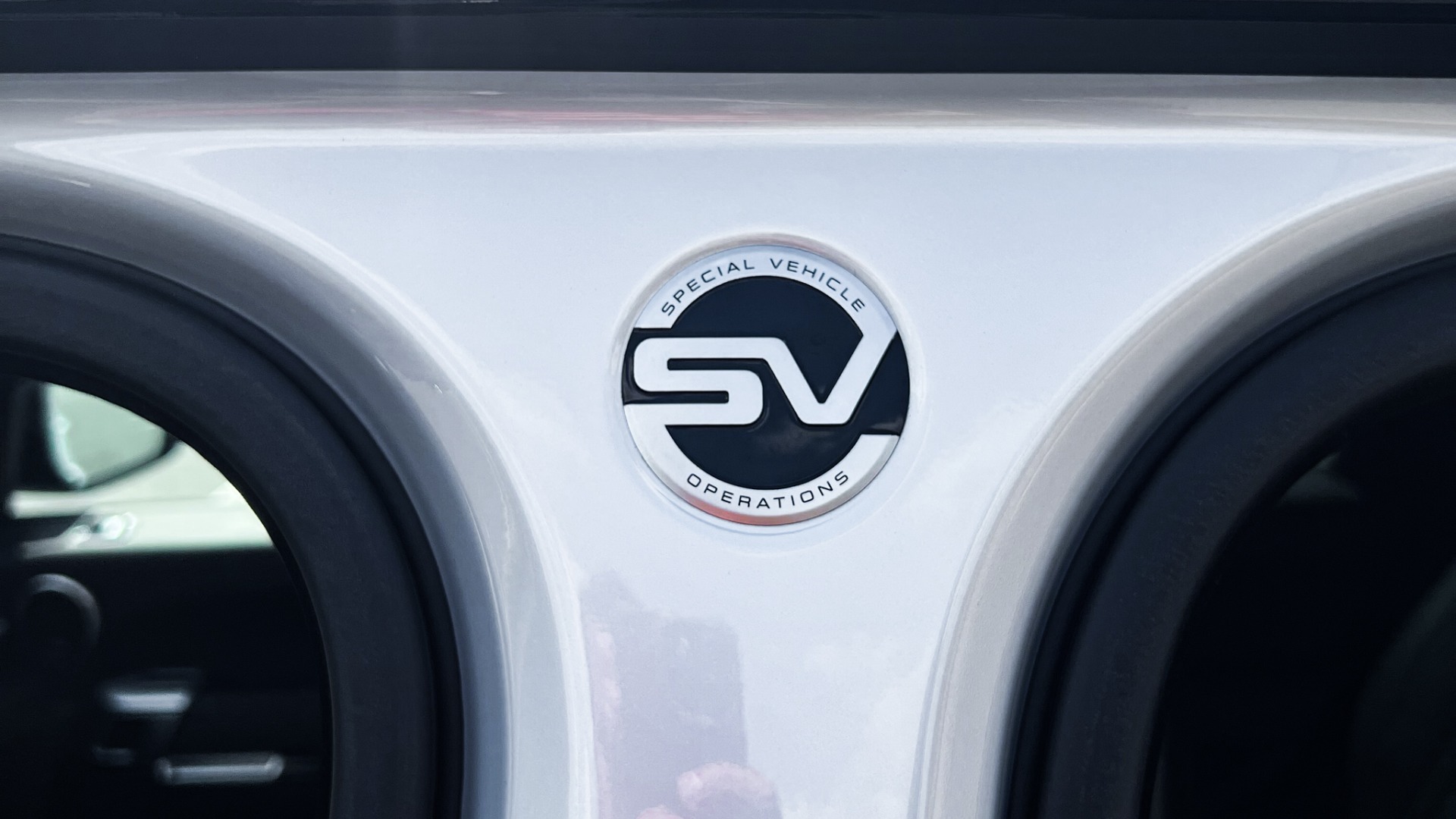 Used 2018 Land Rover Range Rover Sport SVR / SVO ULTRA METALLIC PAINT / MERIDIAN SIGNATURE / 22IN WHEELS for sale Sold at Formula Imports in Charlotte NC 28227 28