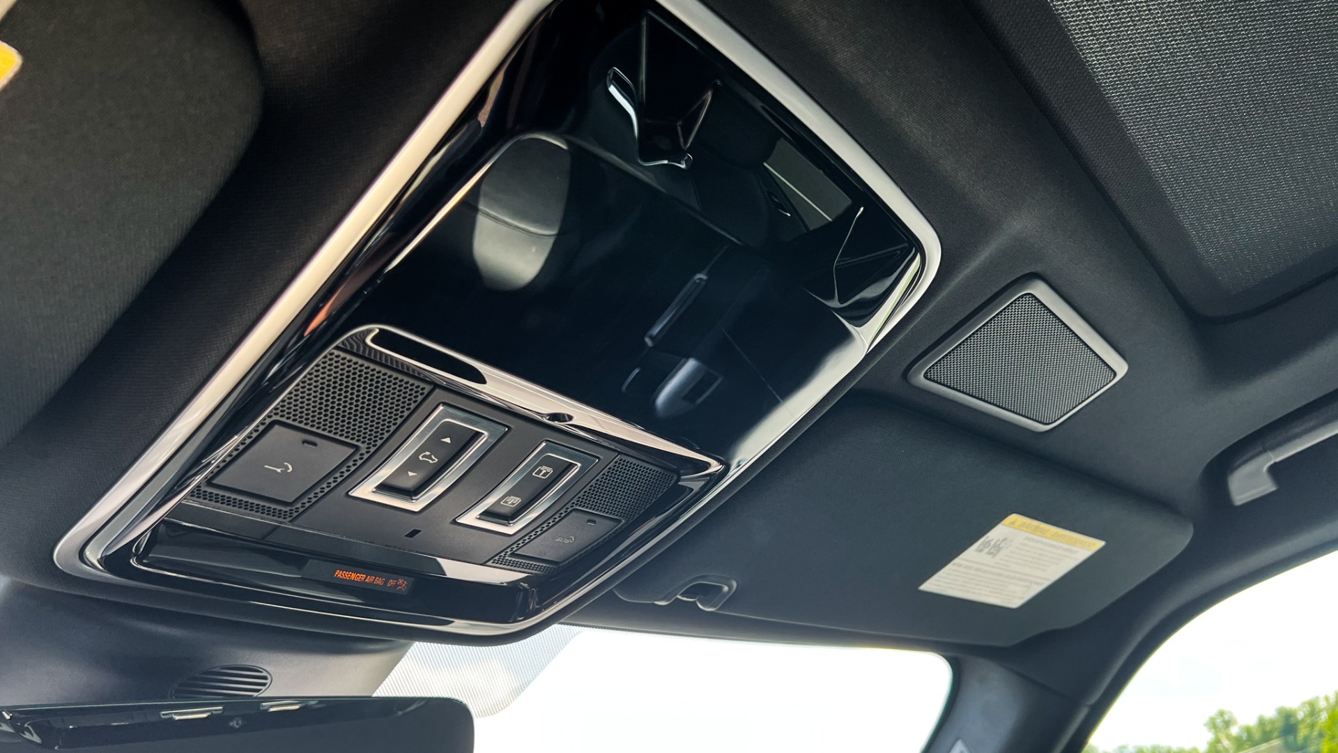 Used 2018 Land Rover Range Rover Sport SVR / SVO ULTRA METALLIC PAINT / MERIDIAN SIGNATURE / 22IN WHEELS for sale Sold at Formula Imports in Charlotte NC 28227 31
