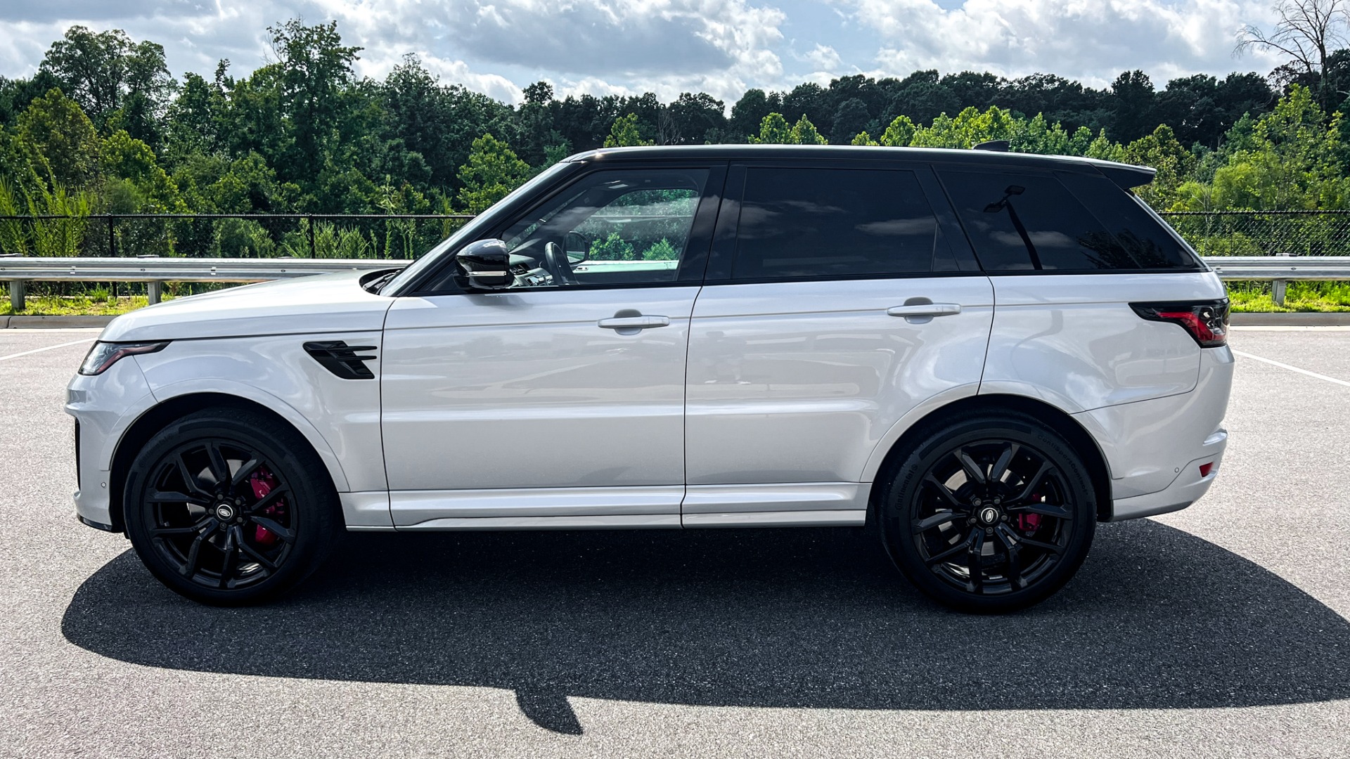 Used 2018 Land Rover Range Rover Sport SVR / SVO ULTRA METALLIC PAINT / MERIDIAN SIGNATURE / 22IN WHEELS for sale $99,995 at Formula Imports in Charlotte NC 28227 8