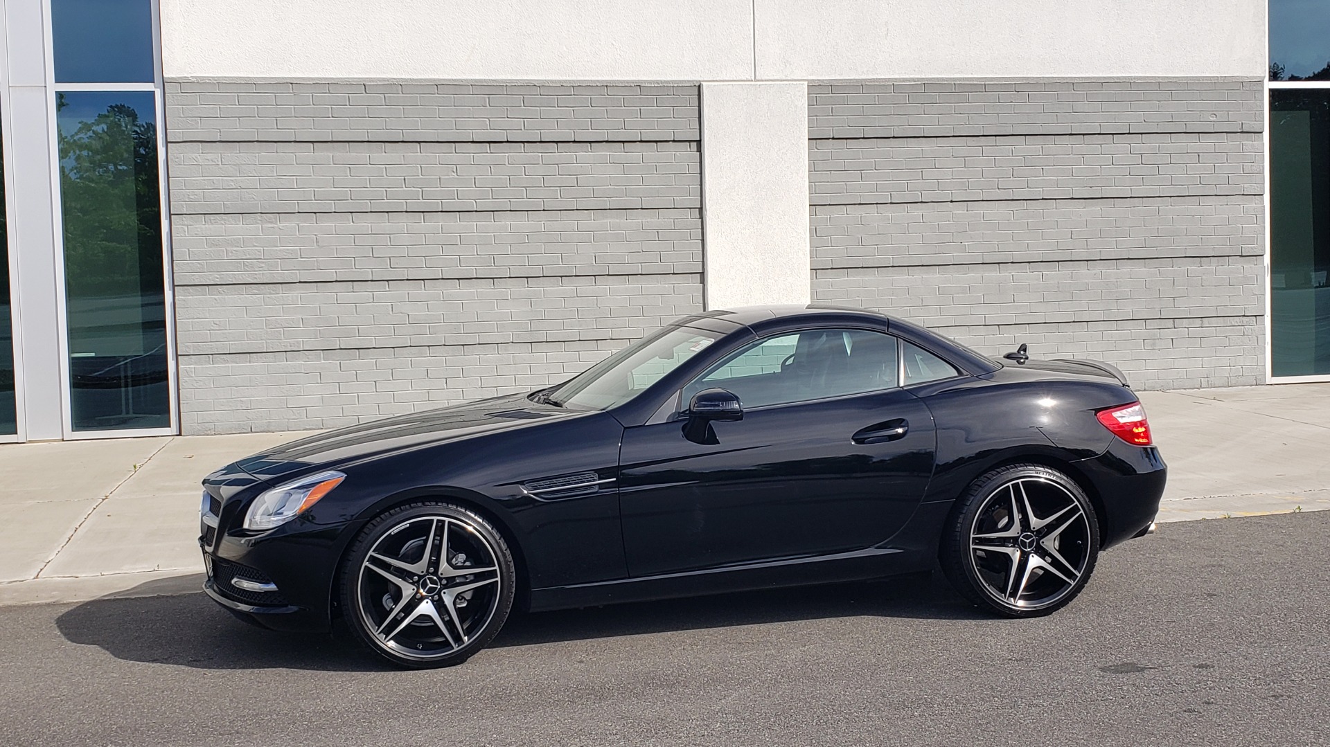 Used 2012 Mercedes-Benz SLK-CLASS SLK 250 ROADSTER / PREM 1 PKG / COMAND LAUNCH PKG / 7-SPD AUTO for sale Sold at Formula Imports in Charlotte NC 28227 10