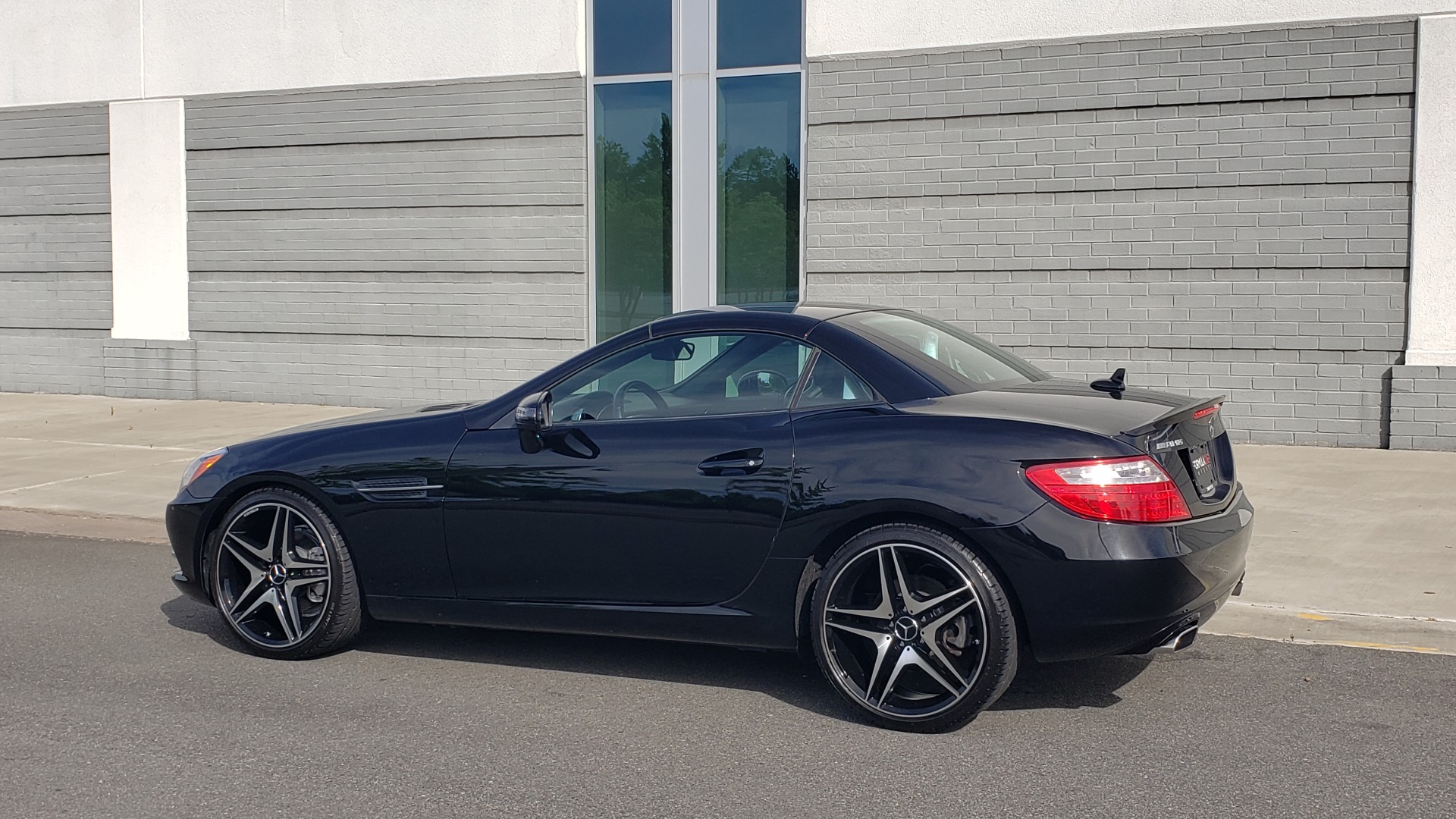 Used 2012 Mercedes-Benz SLK-CLASS SLK 250 ROADSTER / PREM 1 PKG / COMAND LAUNCH PKG / 7-SPD AUTO for sale Sold at Formula Imports in Charlotte NC 28227 11