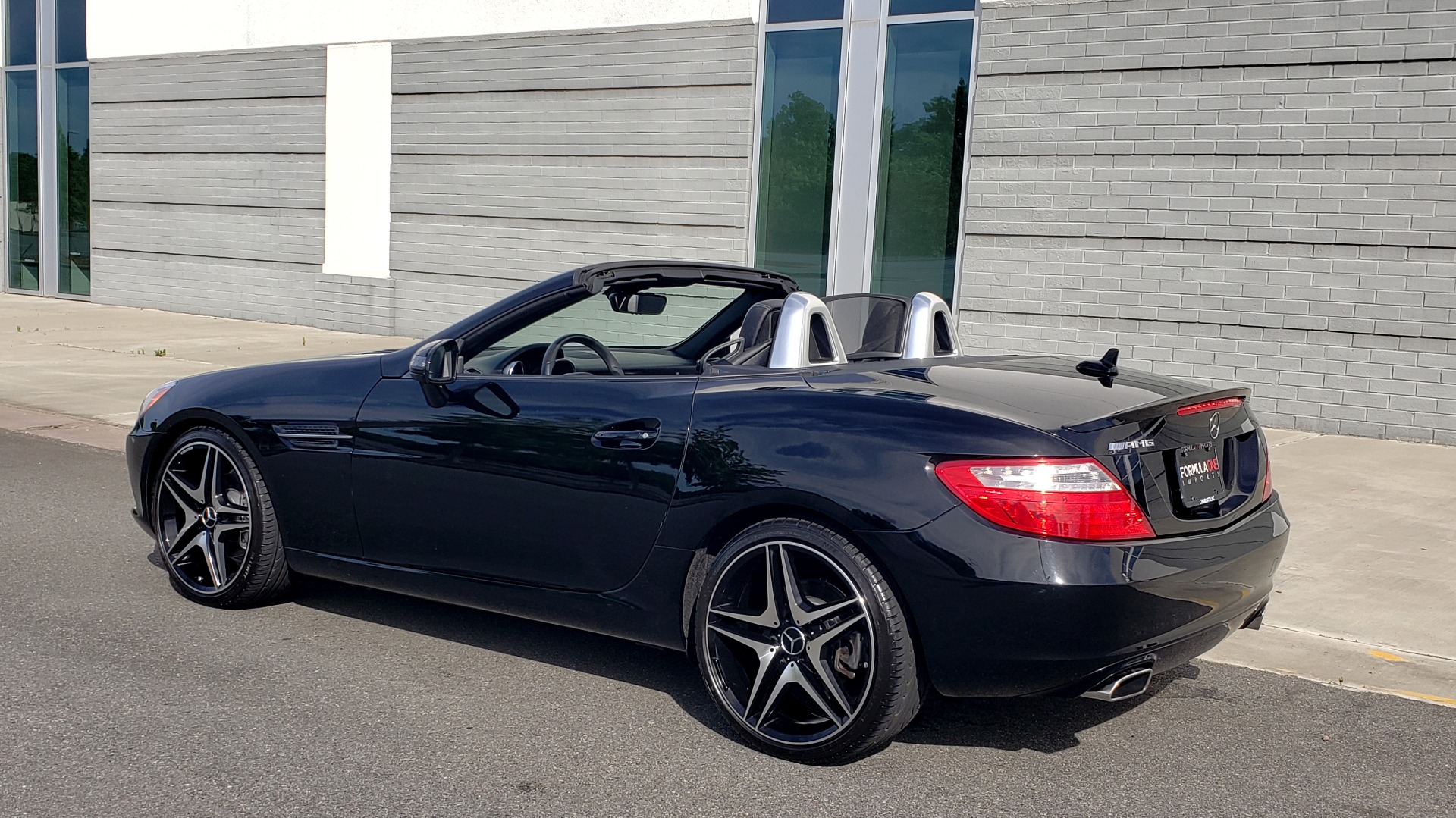 Used 2012 Mercedes-Benz SLK-CLASS SLK 250 ROADSTER / PREM 1 PKG / COMAND LAUNCH PKG / 7-SPD AUTO for sale Sold at Formula Imports in Charlotte NC 28227 4