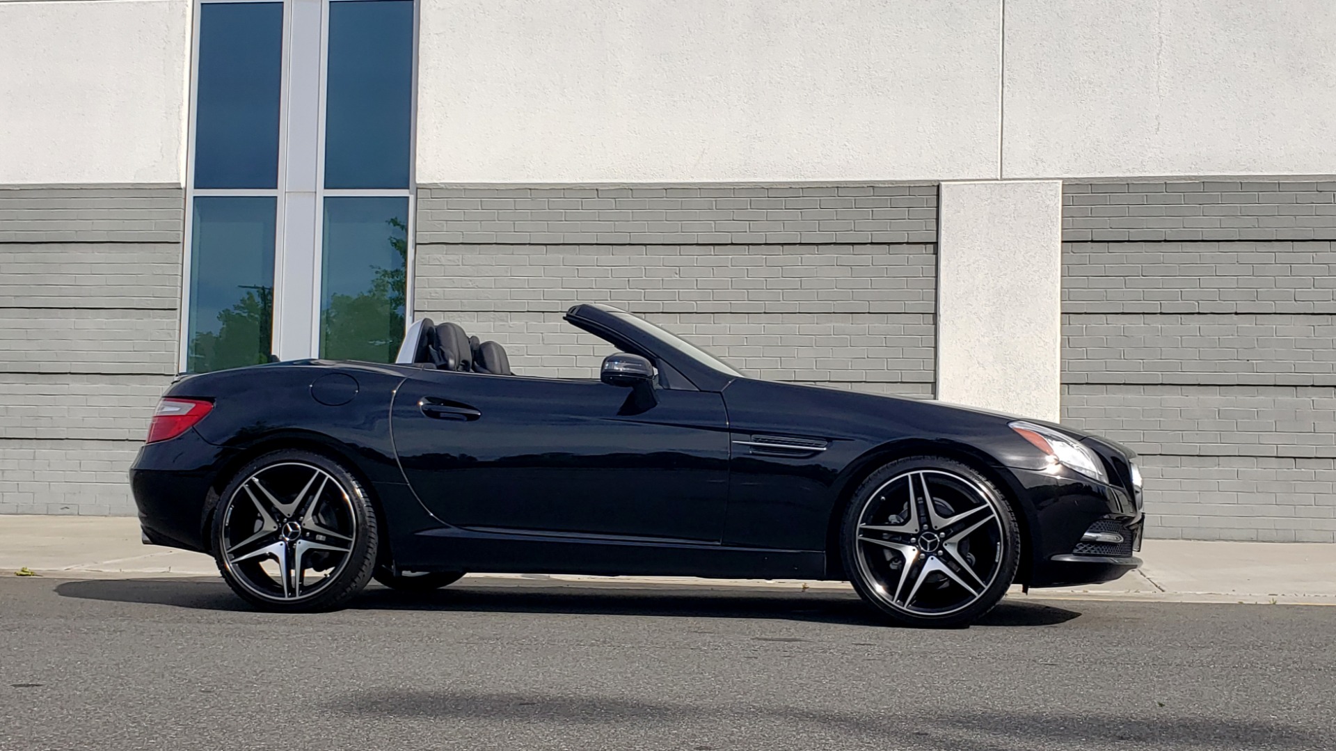 Used 2012 Mercedes-Benz SLK-CLASS SLK 250 ROADSTER / PREM 1 PKG / COMAND LAUNCH PKG / 7-SPD AUTO for sale Sold at Formula Imports in Charlotte NC 28227 7