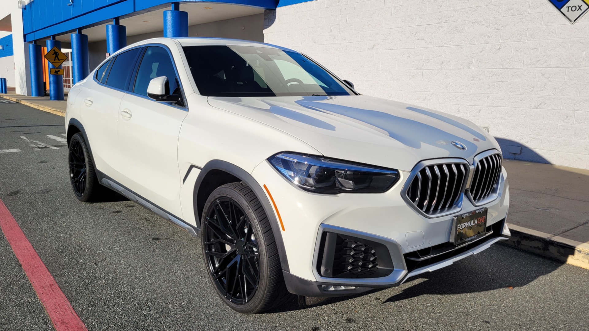 Used 2021 BMW X6 XDRIVE40I PREMIUM / HUD / NAV / H/K SND / SUNROOF / REARVIEW for sale Sold at Formula Imports in Charlotte NC 28227 7