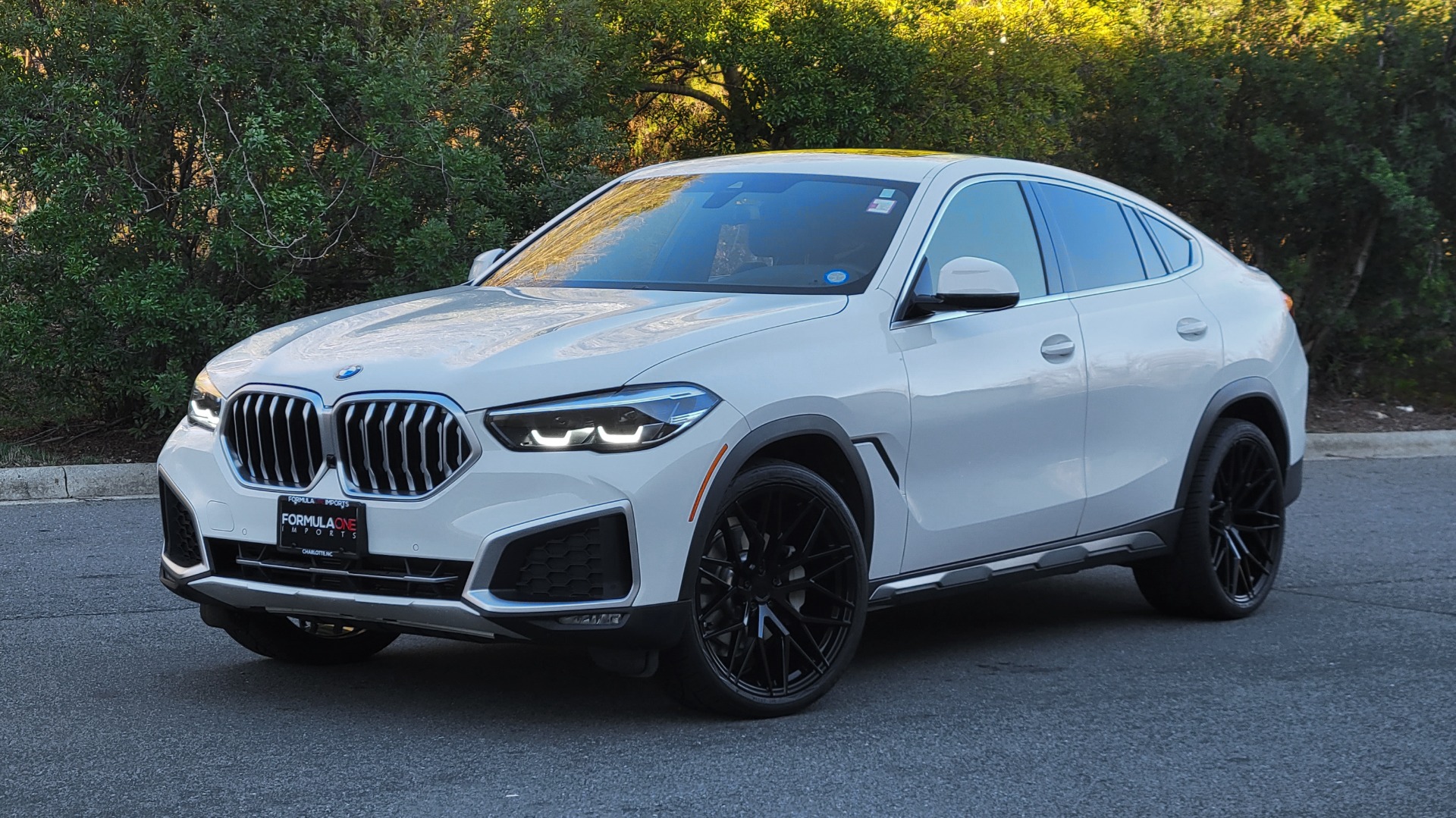 Used 2021 BMW X6 XDRIVE40I PREMIUM / HUD / NAV / H/K SND / SUNROOF / REARVIEW for sale Sold at Formula Imports in Charlotte NC 28227 90